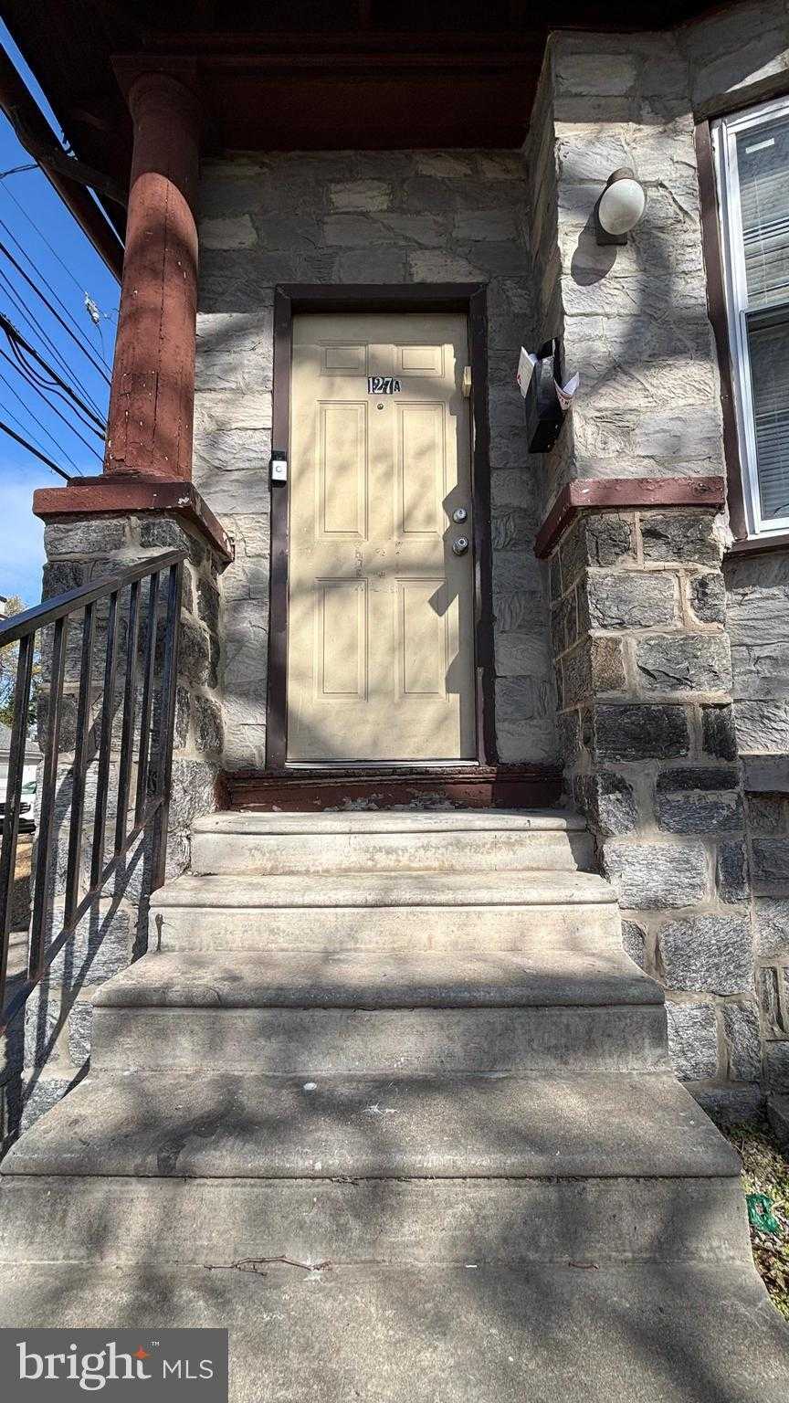 127 S 51st St photo 23