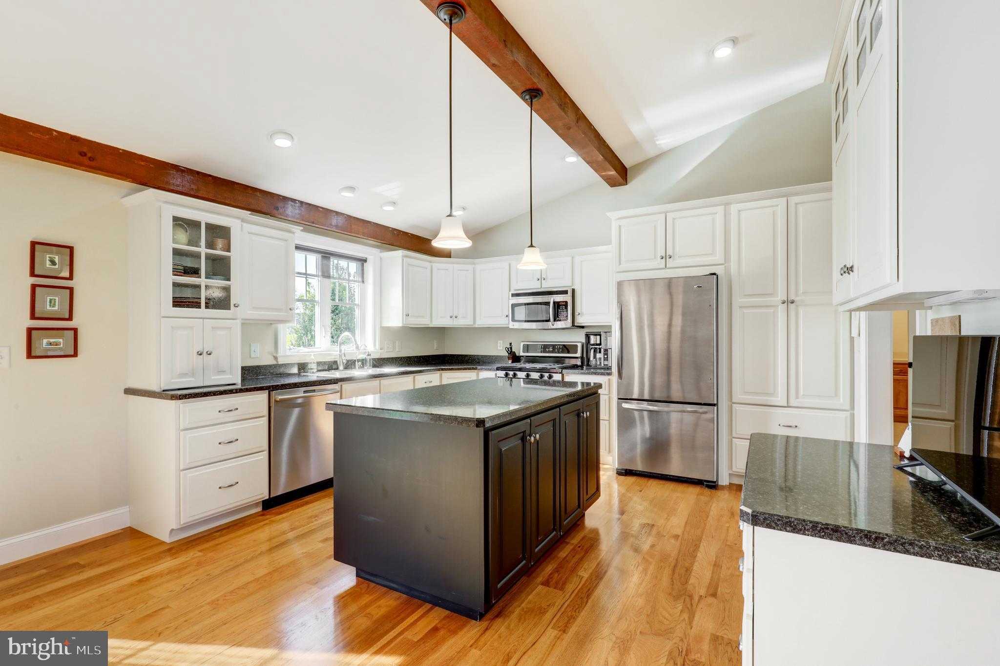 416 Linden St photo 15