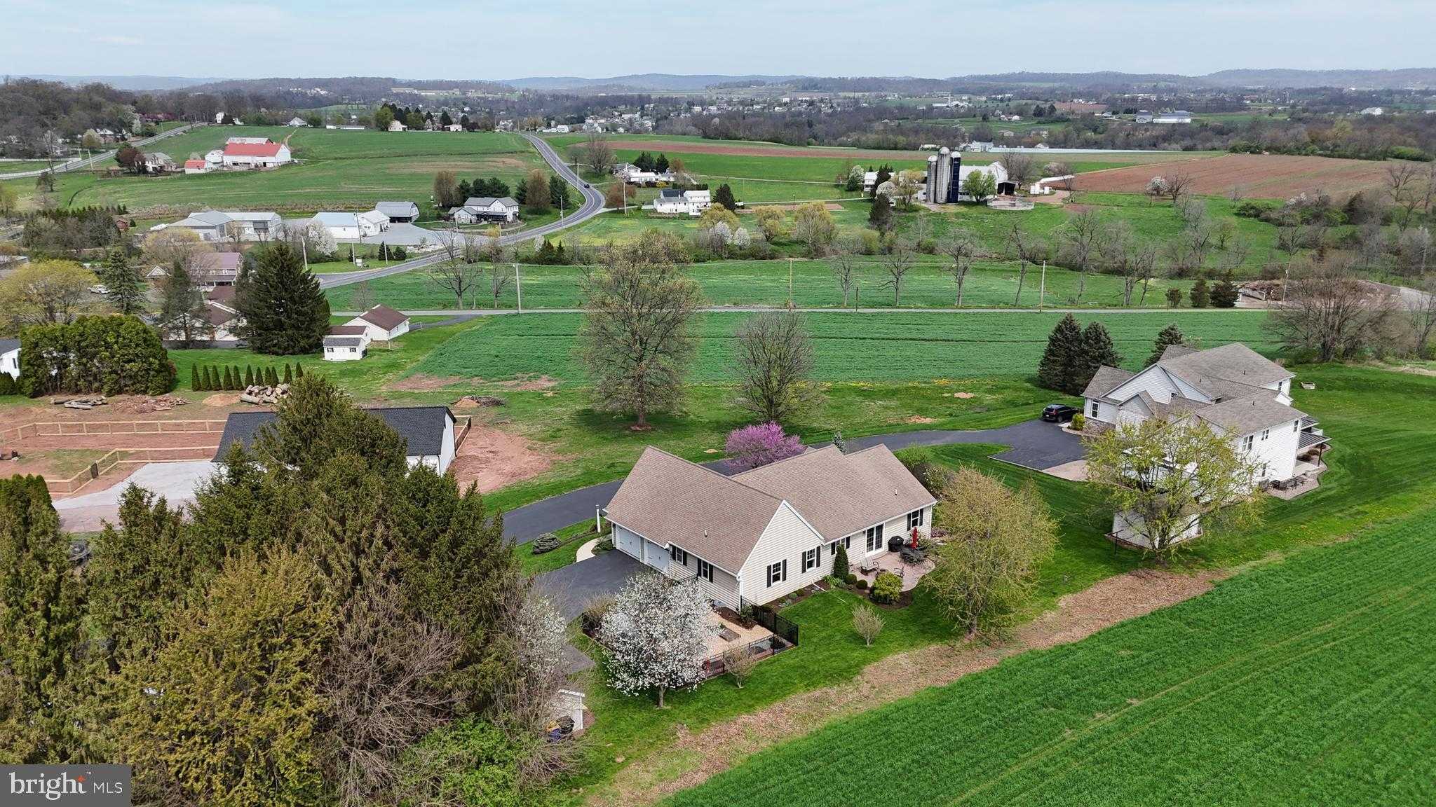 416 Linden St photo 63