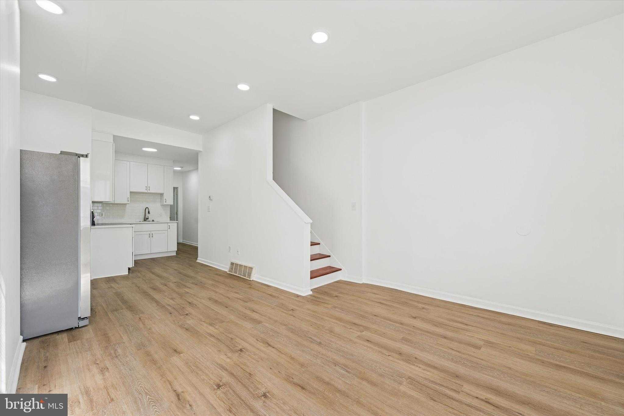 1621 W Montgomery Ave photo 6