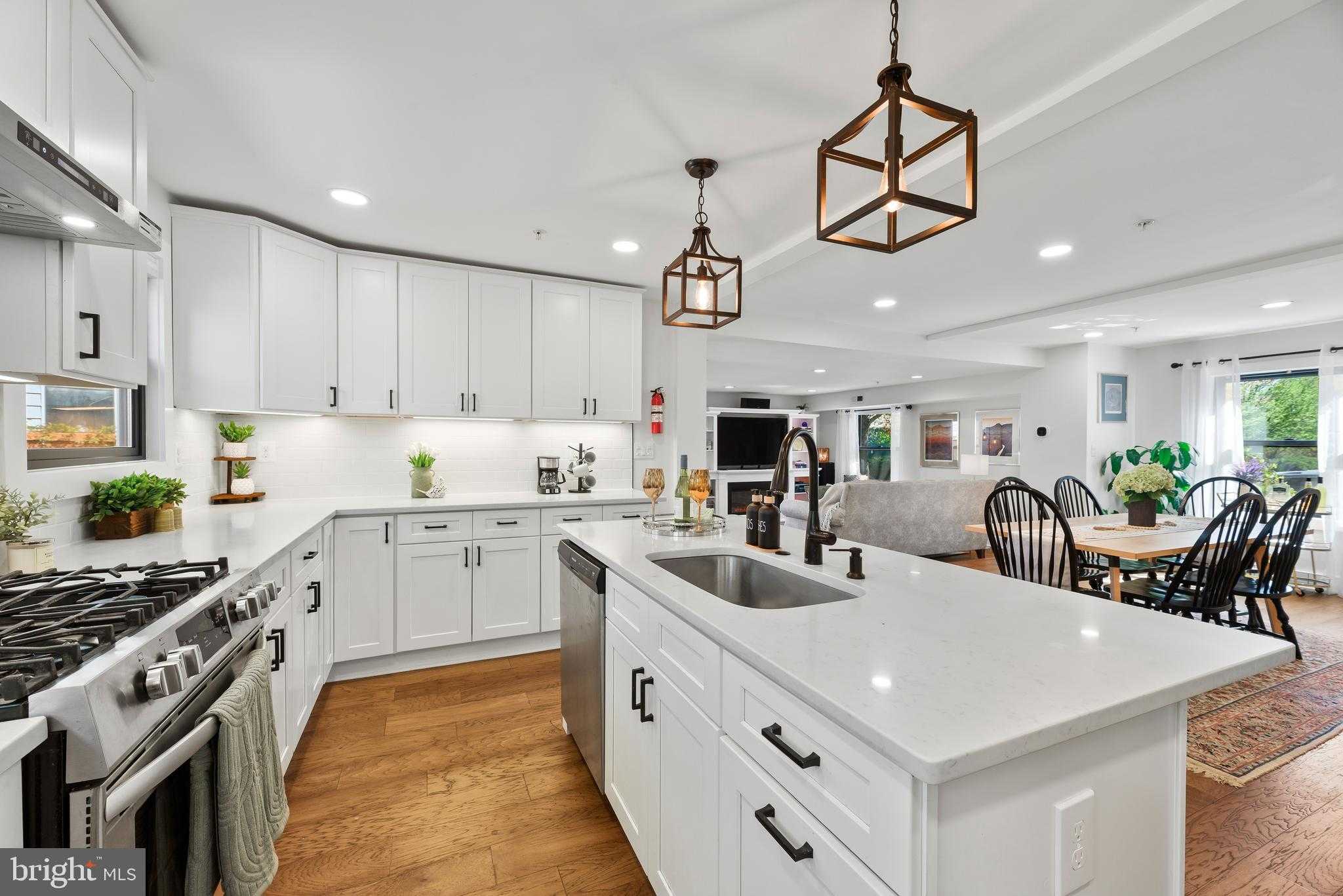 152 Jefferson St photo 12