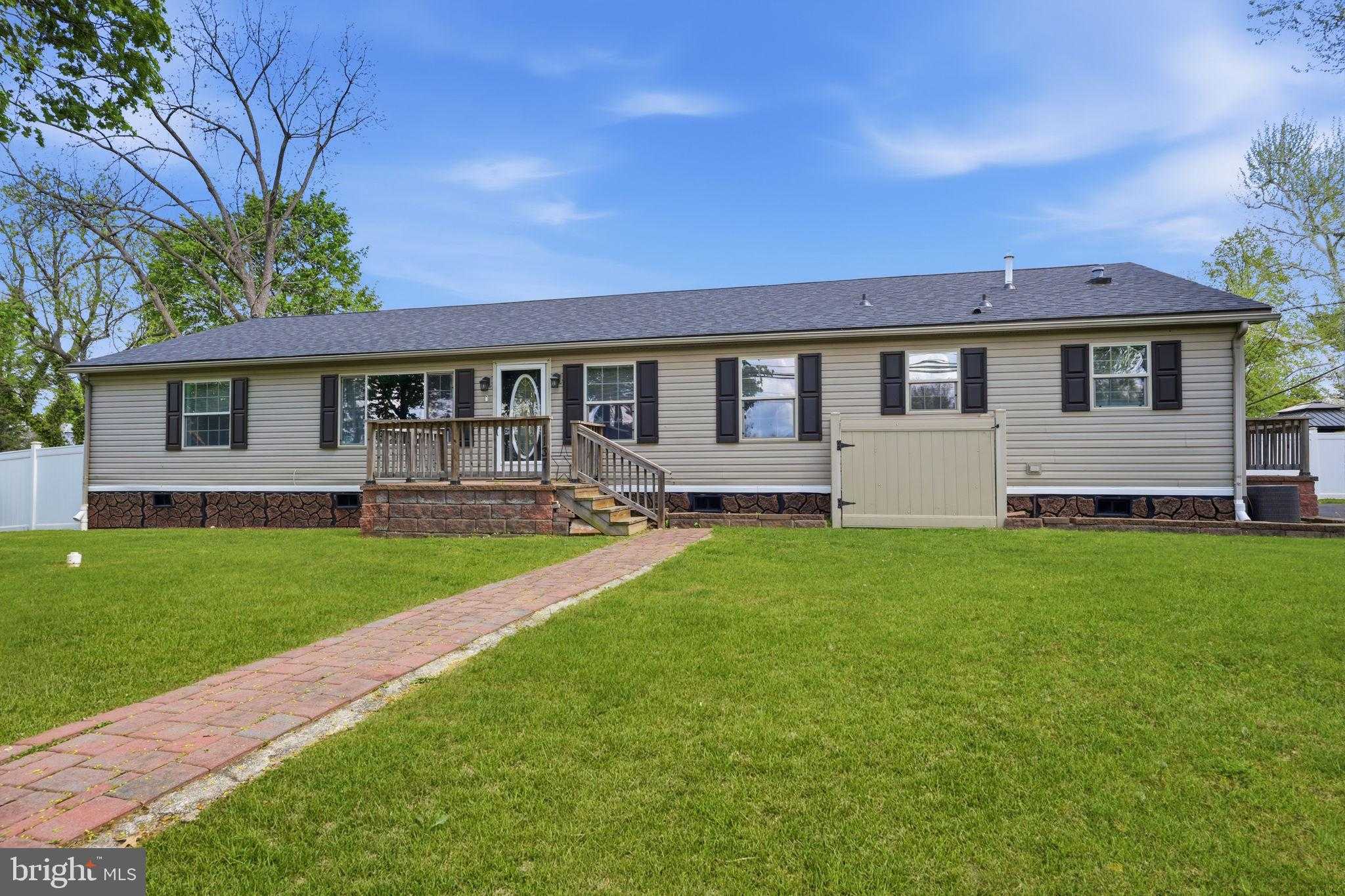 1137 Second Ave photo 4