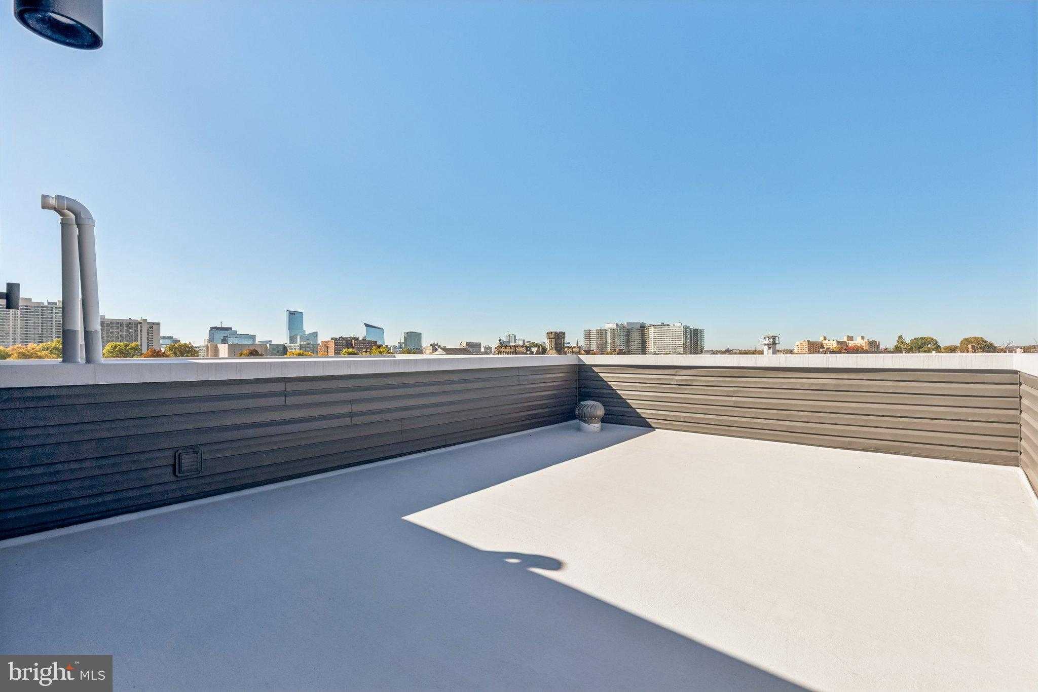 739 N Capitol St photo 10