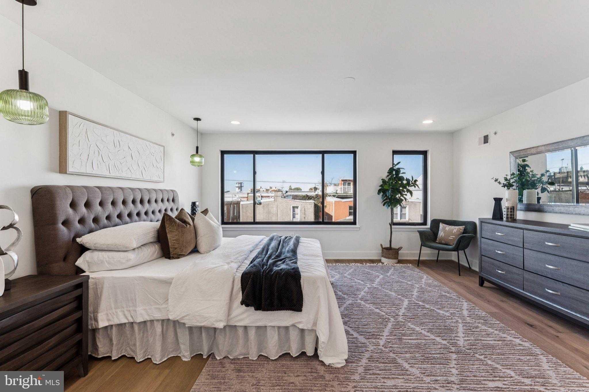 739 N Capitol St photo 14