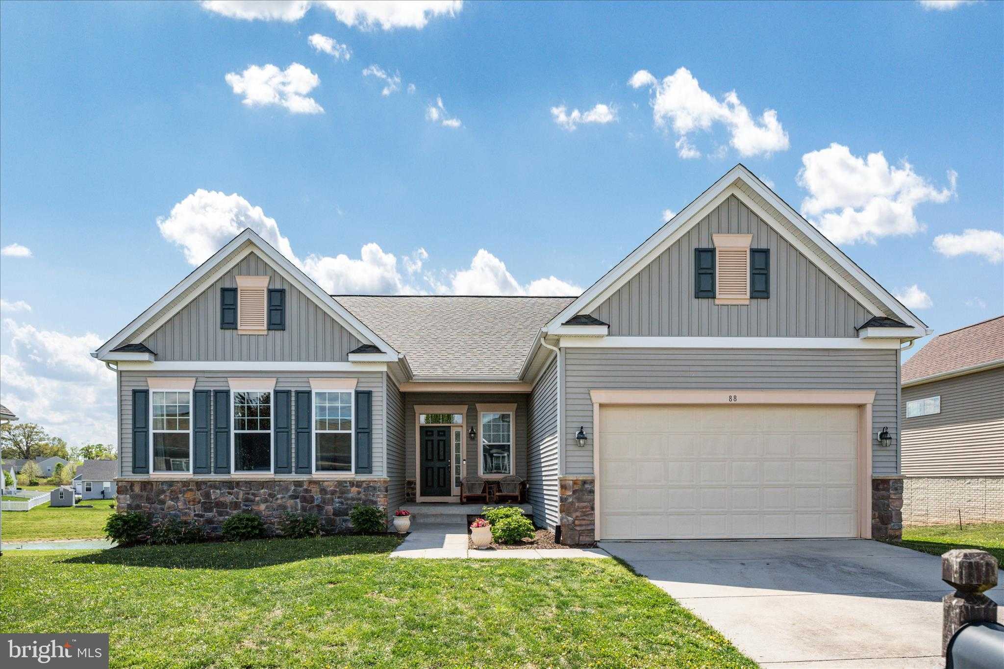 88 Aldershot Dr photo 2