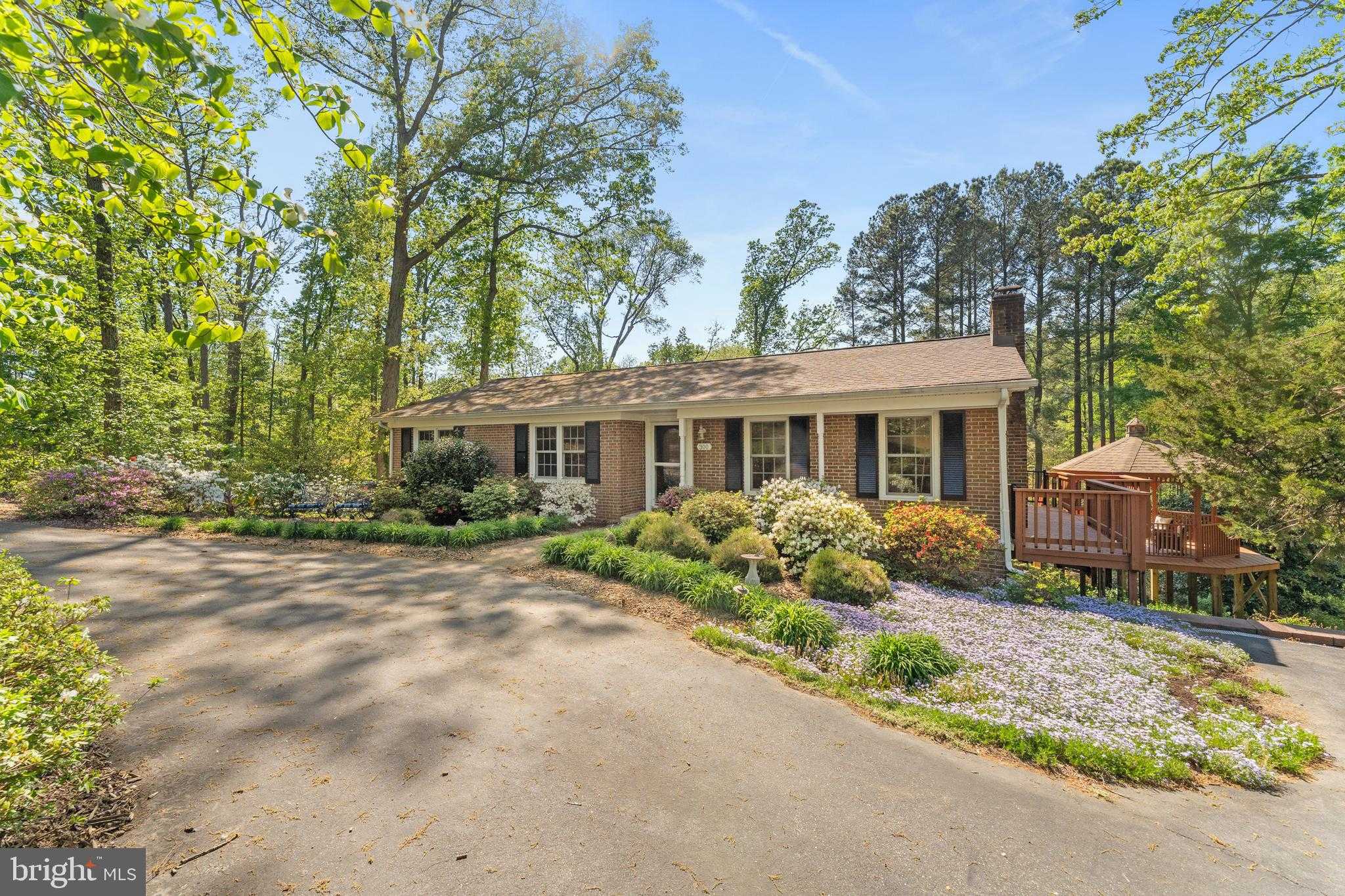 300 Braehead Dr photo 2