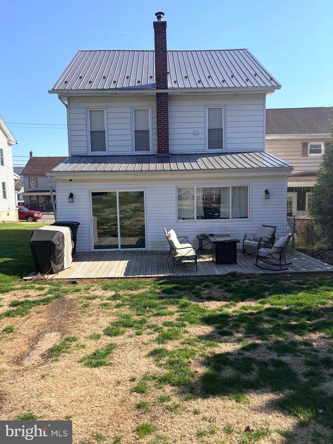 805 E Grand Ave photo 2