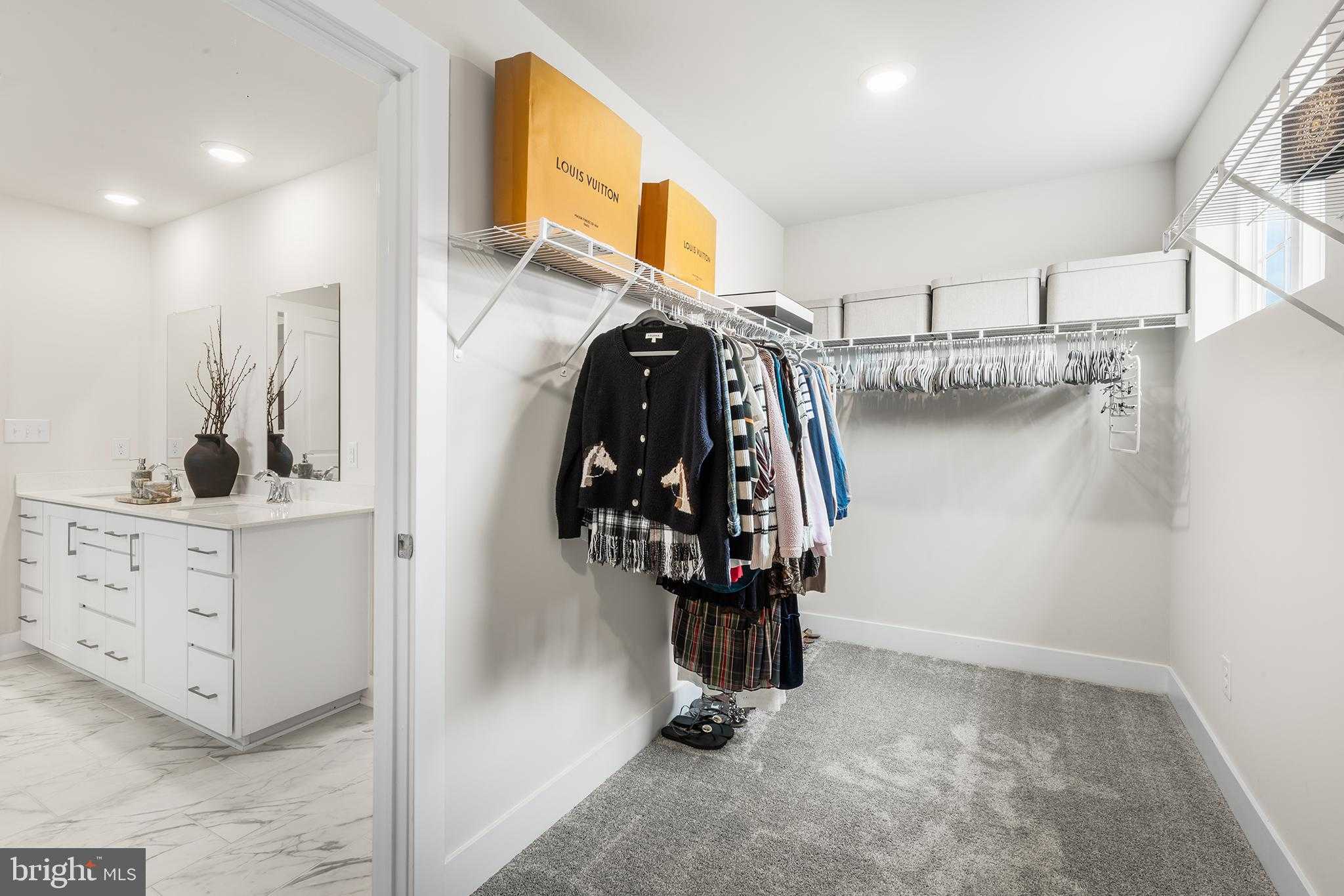 423 Emerald CT photo 31