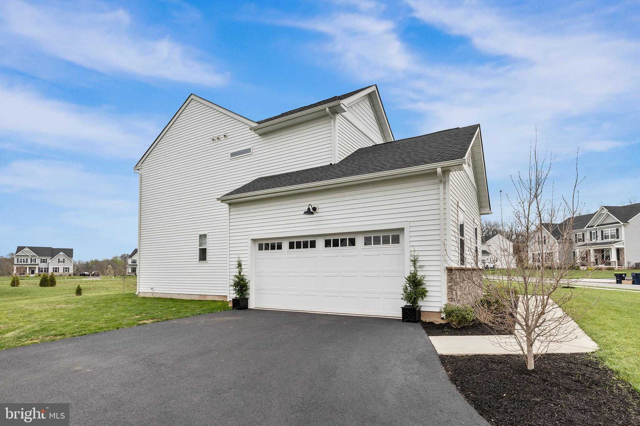 423 Emerald CT photo 33