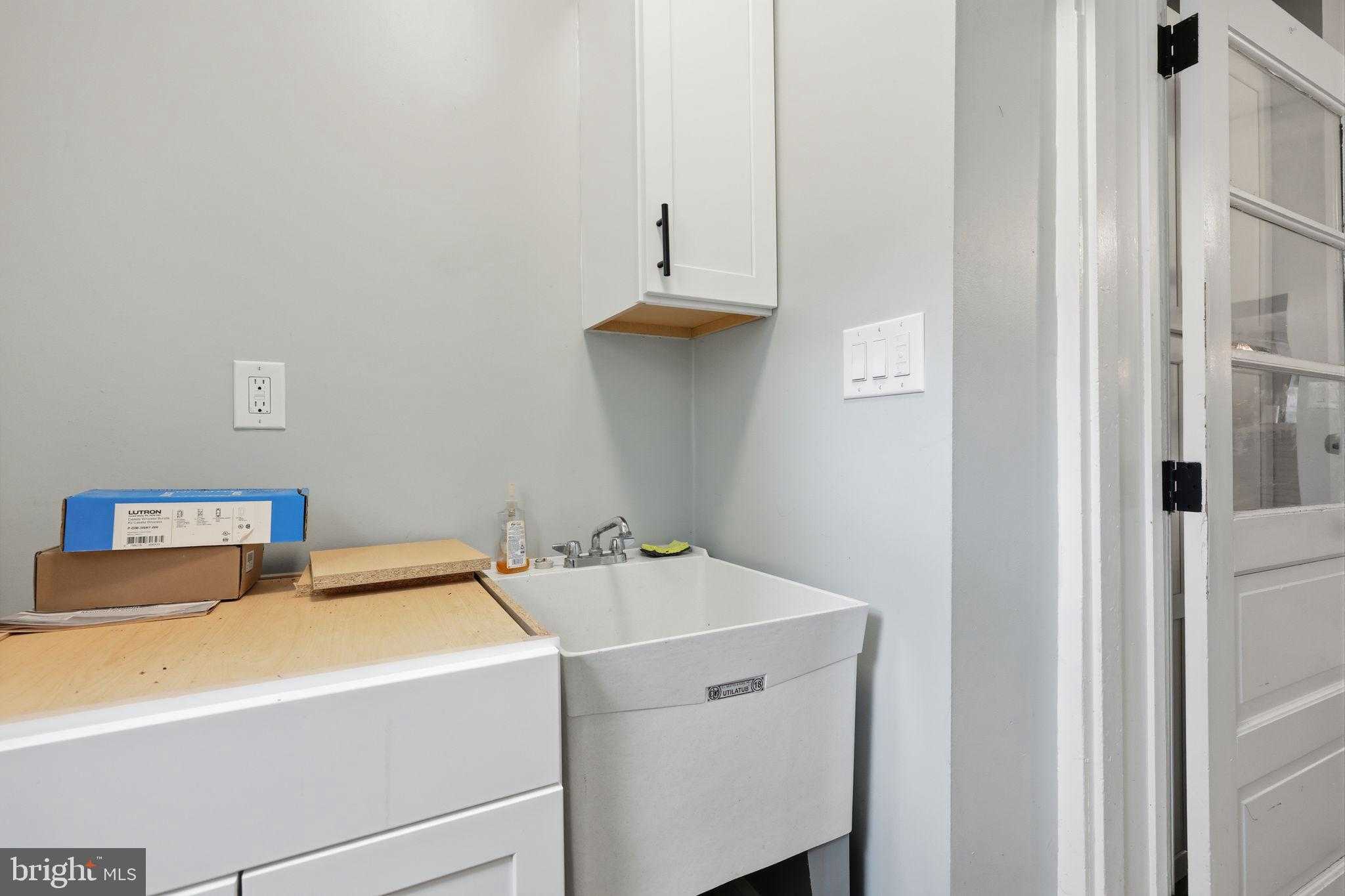 353 Hermitage St photo 13