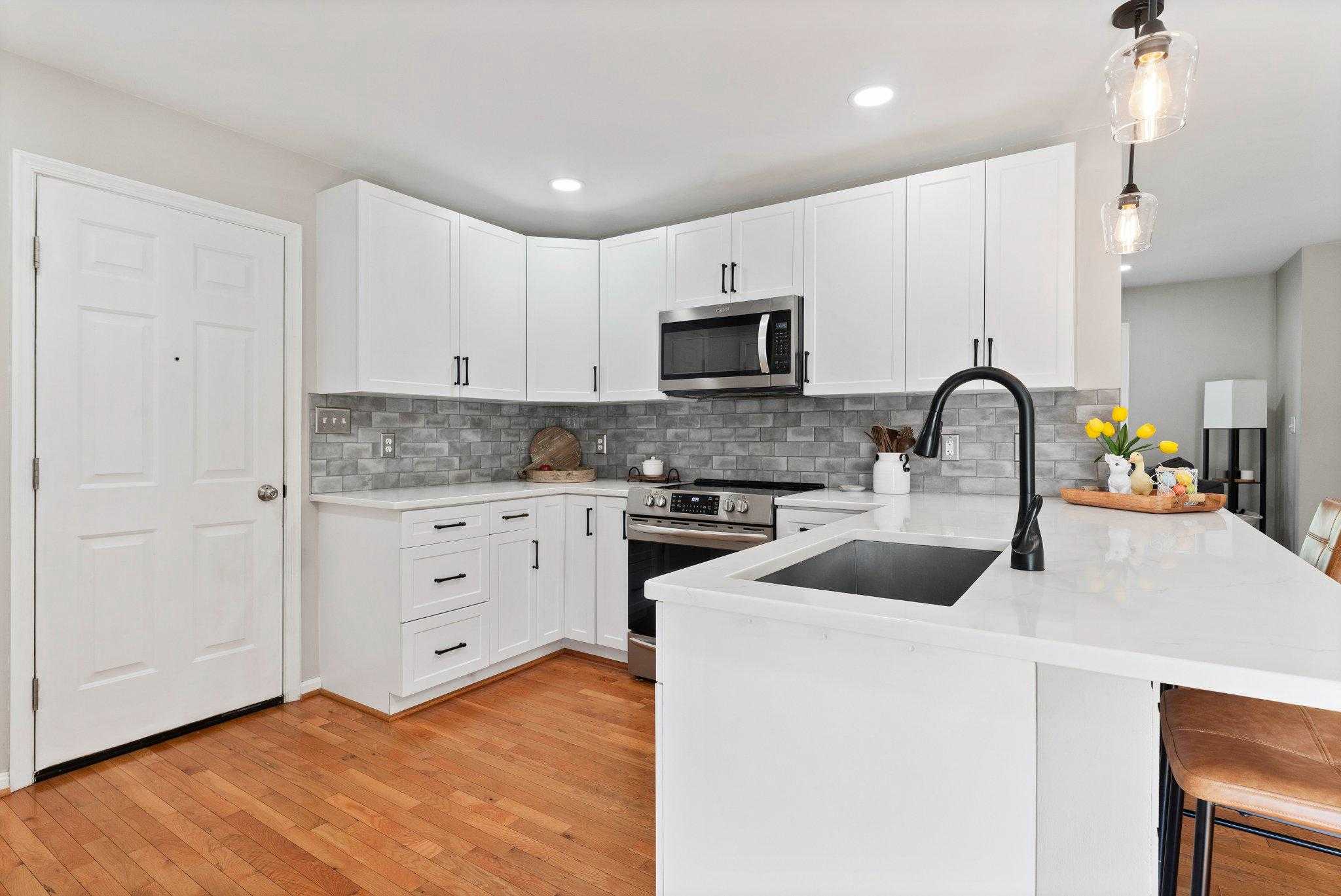 8811 Kent CT photo 7