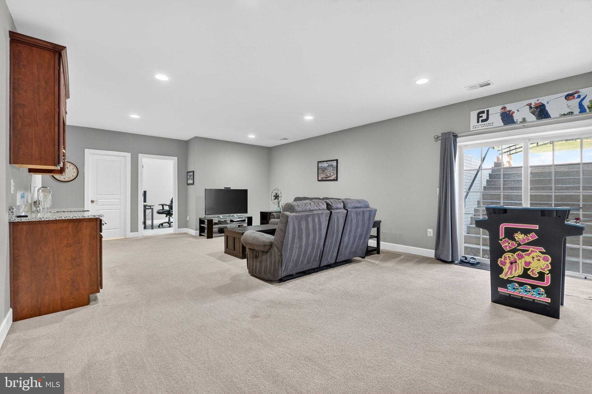 15631 Avebury Manor Pl photo 42