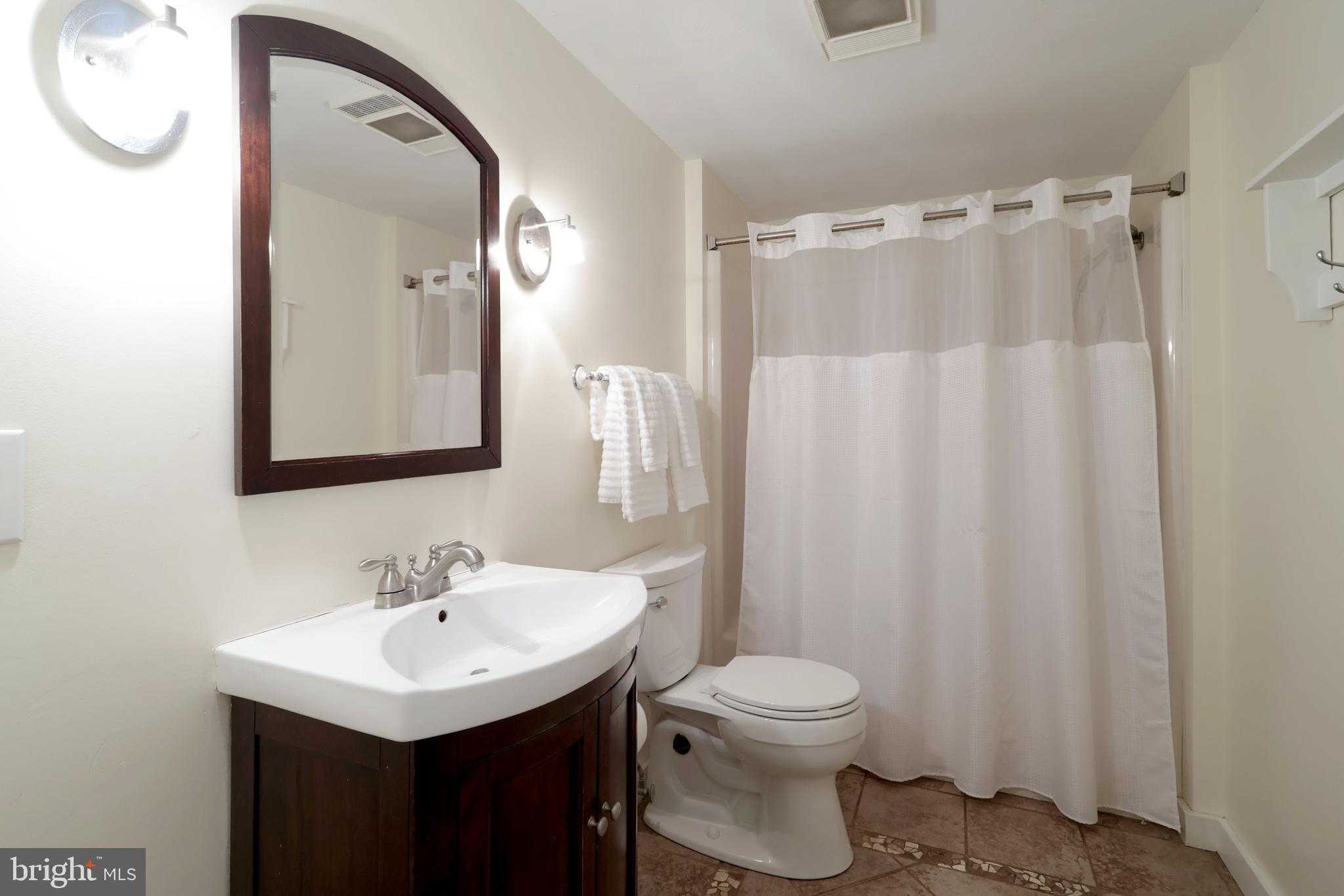 915 Bayberry Dr photo 37