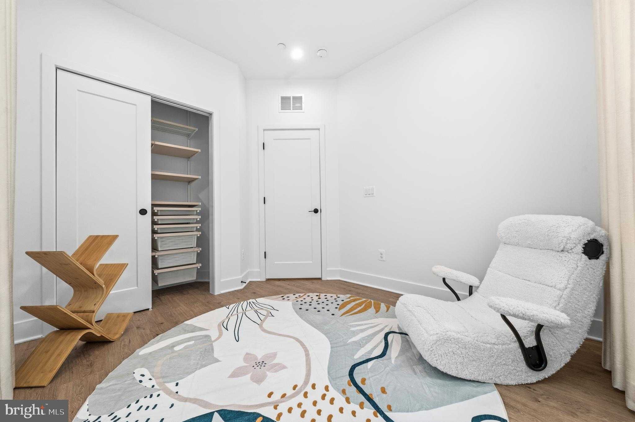 2040 Tysons Ridgeline Rd photo 28