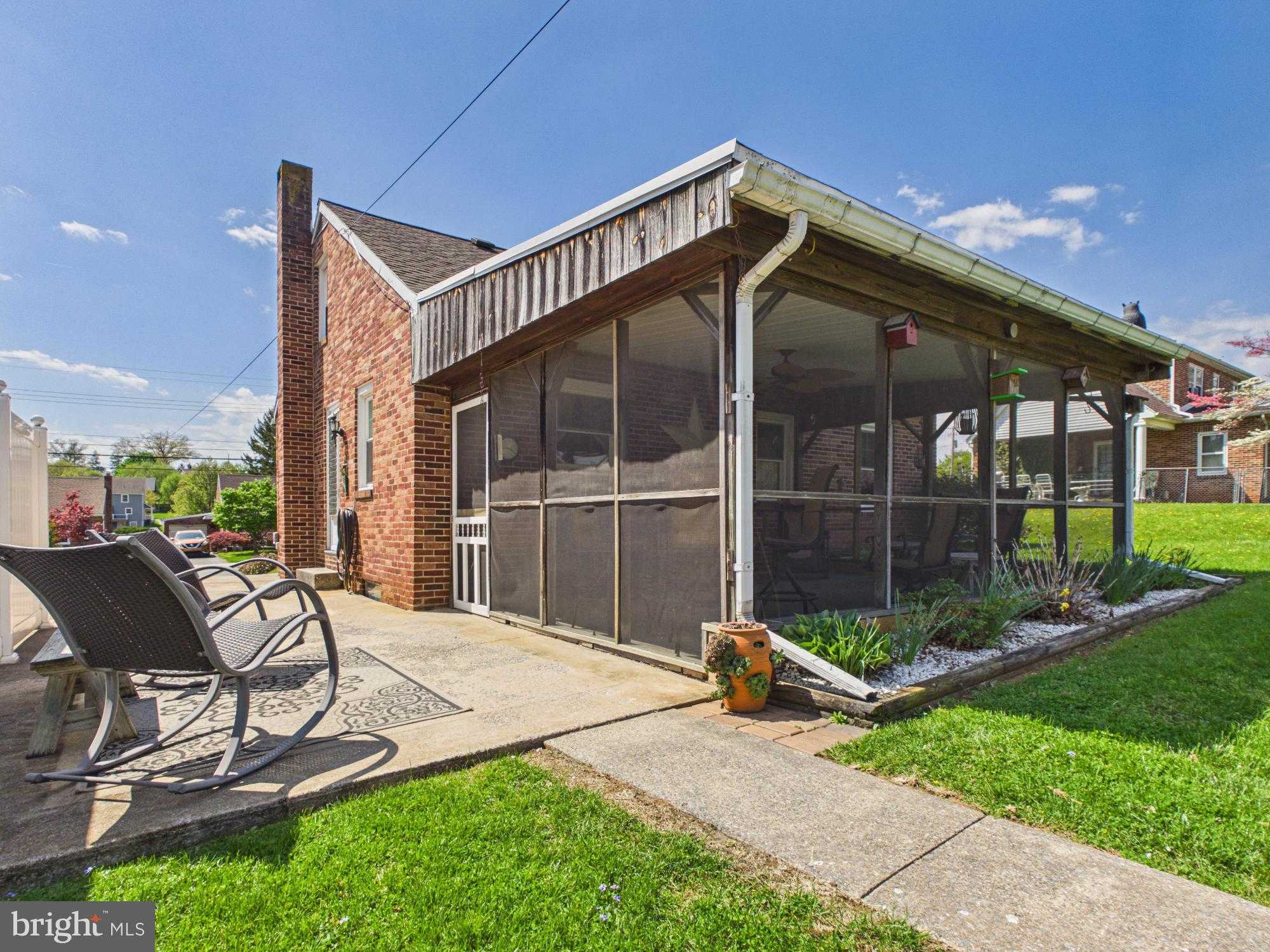 227 N Williams St photo 56