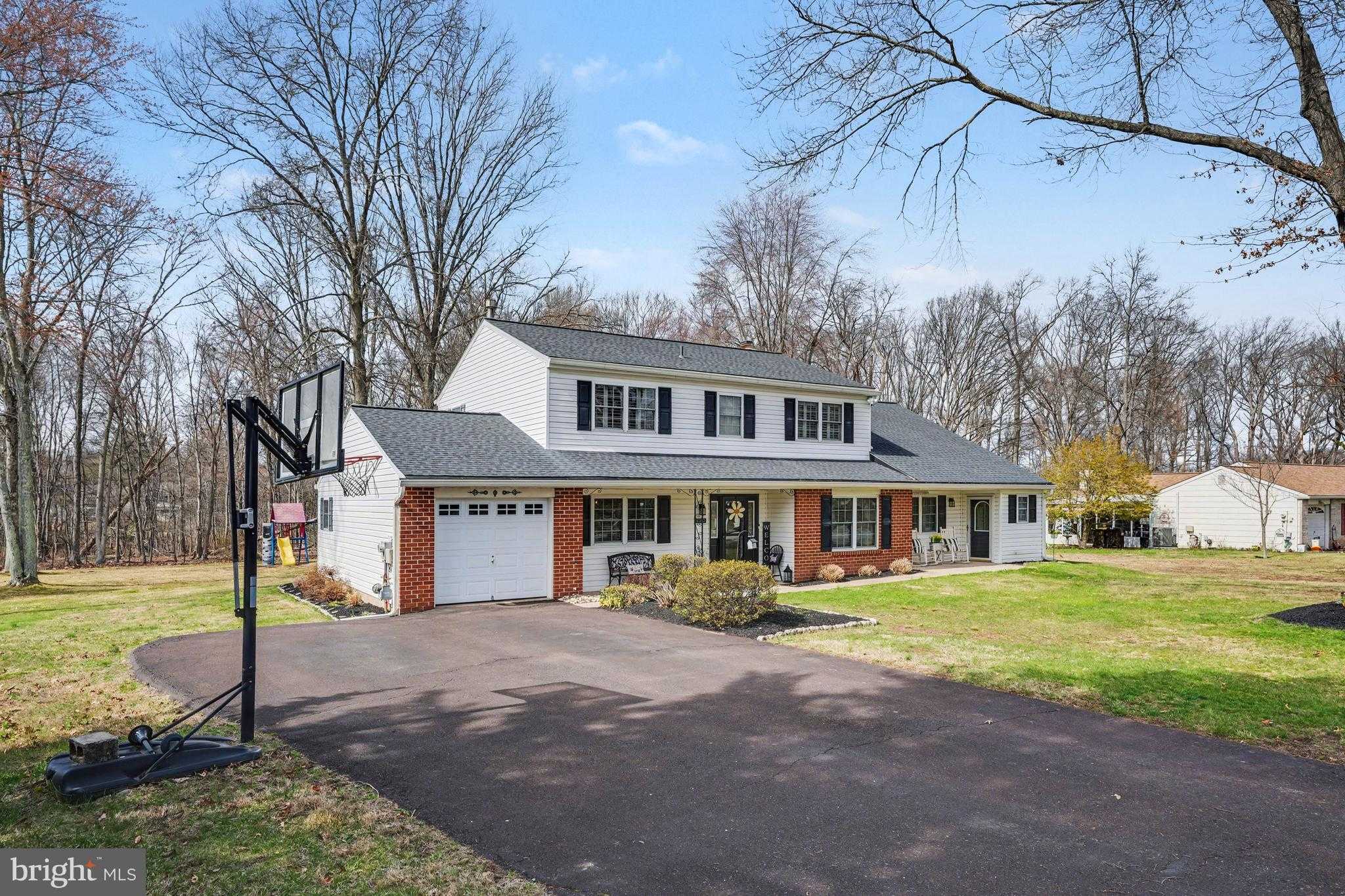 2200 Rebecca Dr photo 3