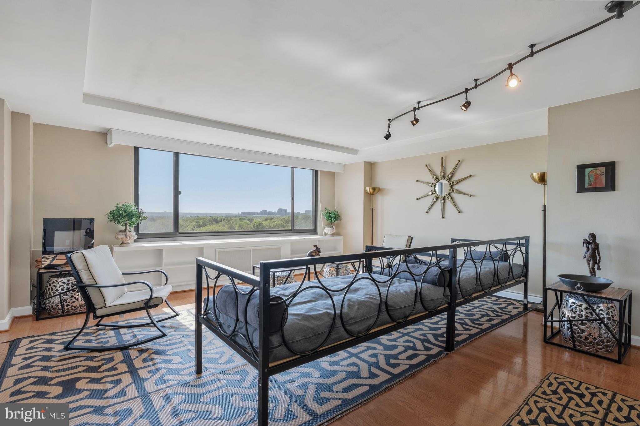 1011 Arlington Blvd Apt 630 photo 3