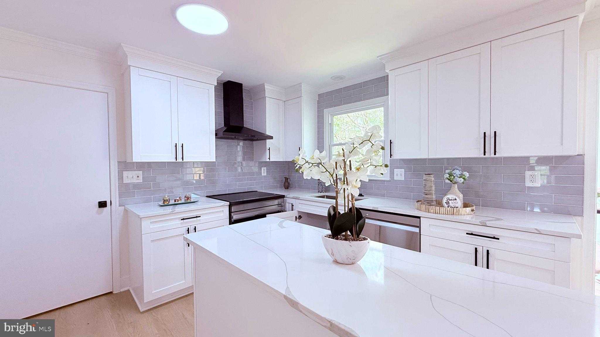 514 Dogwood CT photo 8