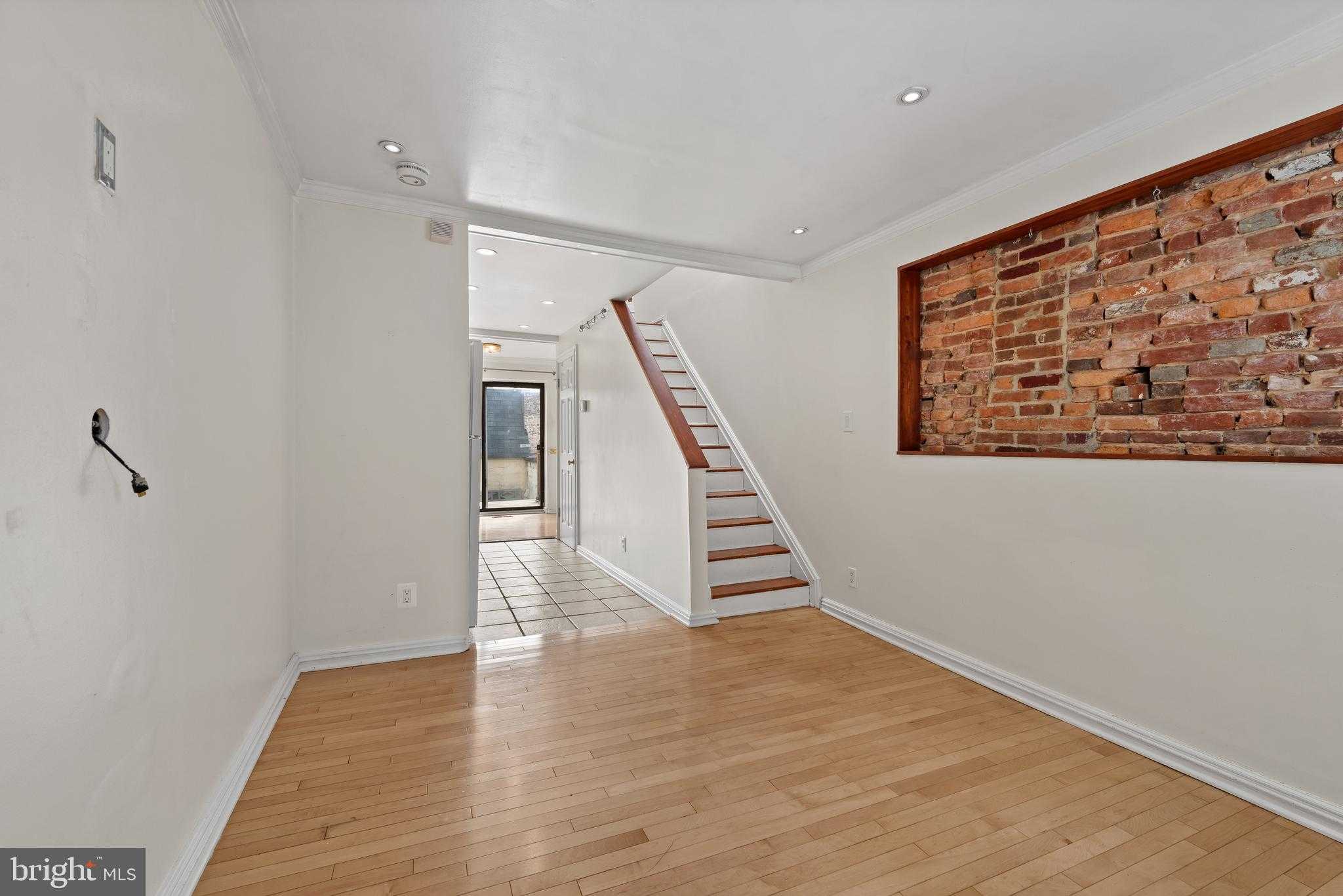 1249 Knox CT photo 4