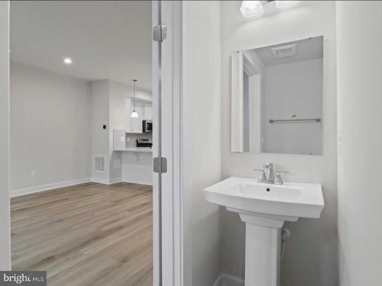 24230 Ullapool Ter photo 6