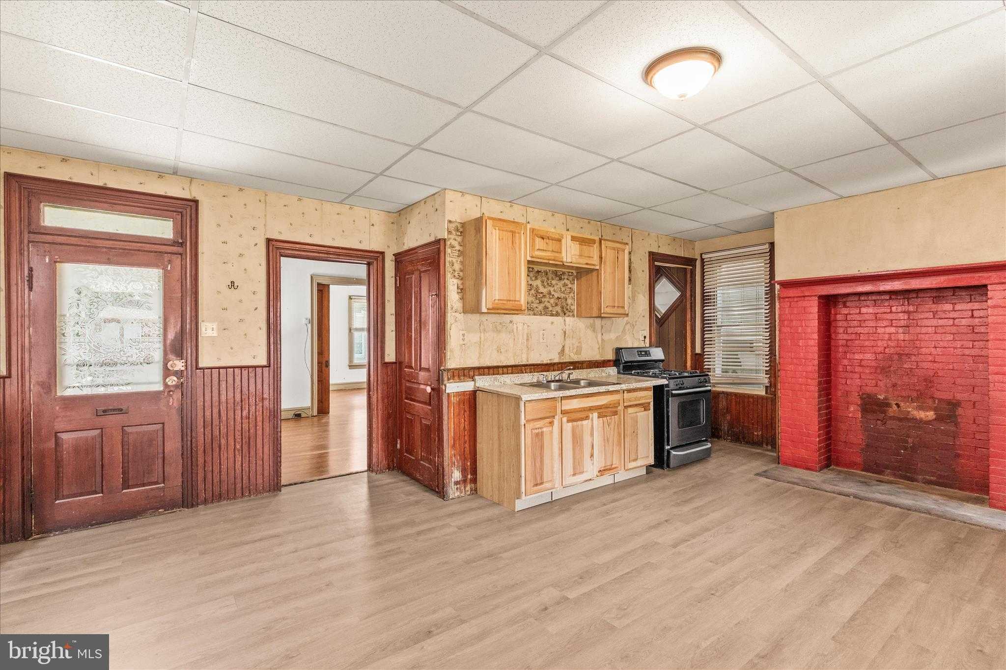 220 Locust St photo 14