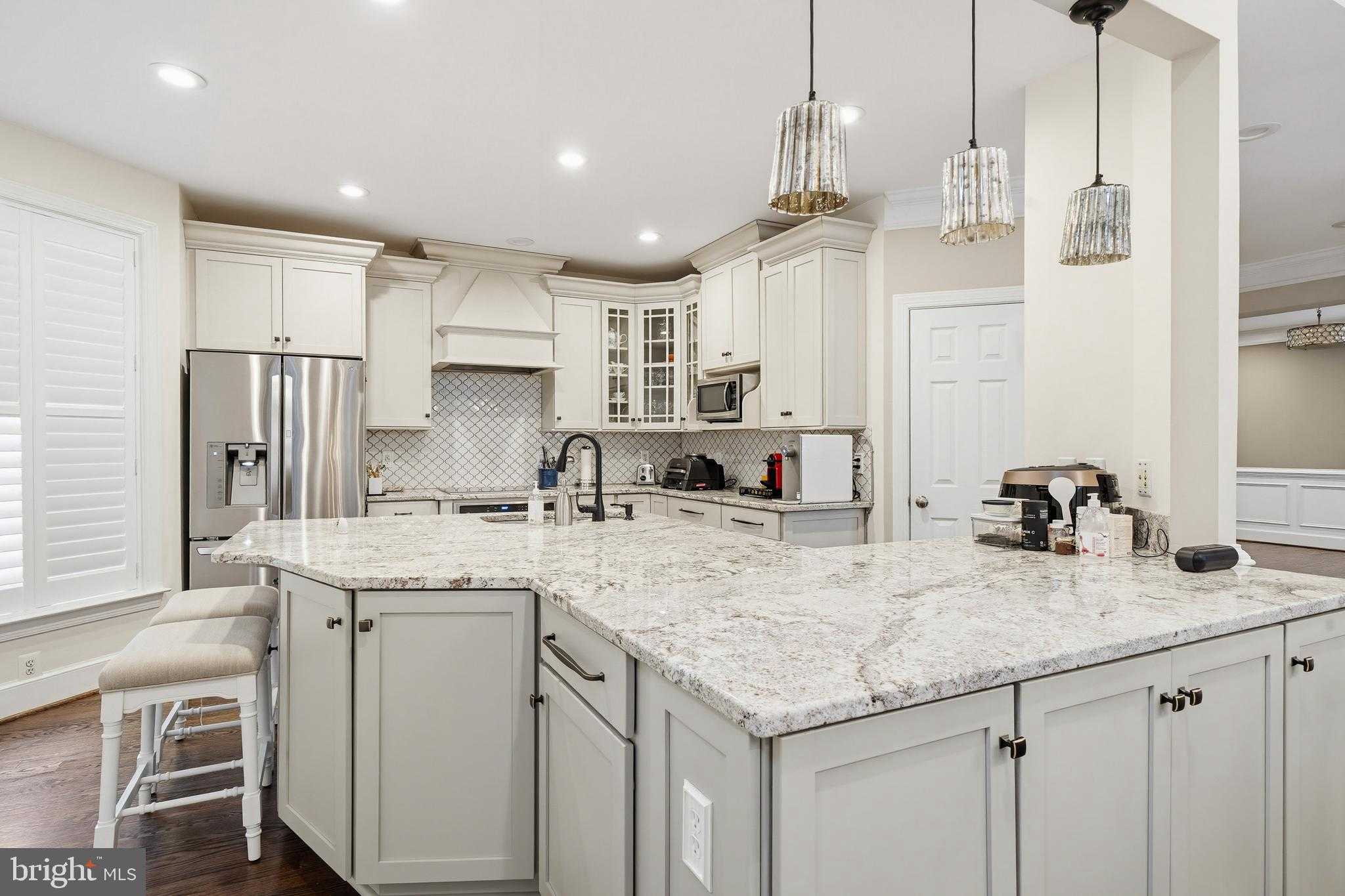 3943 Highland Oaks Dr photo 5