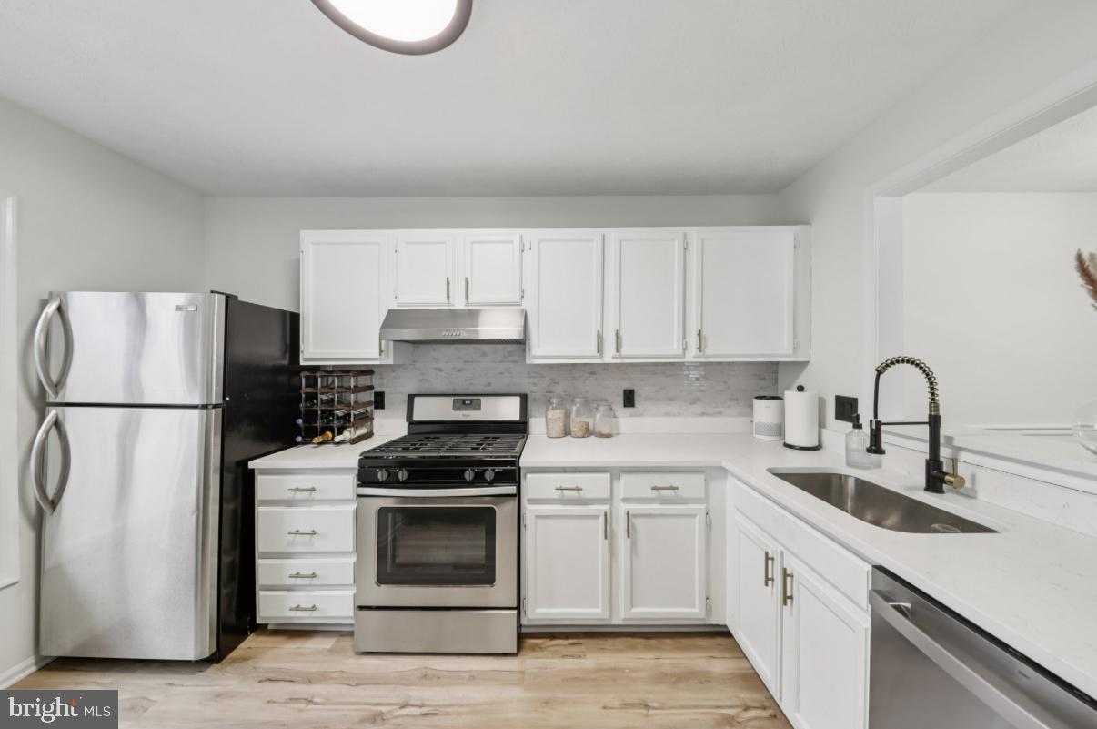 2209 Hunters Run Dr photo 11