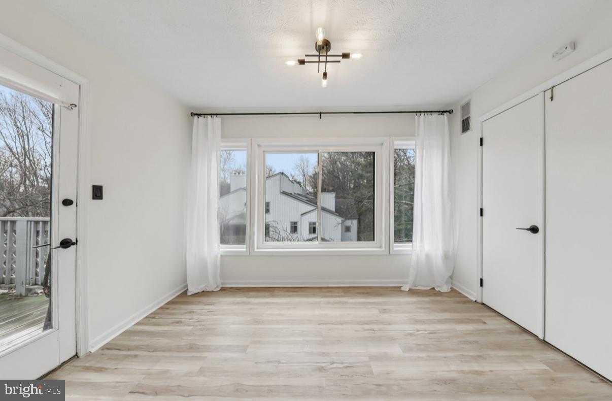 2209 Hunters Run Dr photo 19