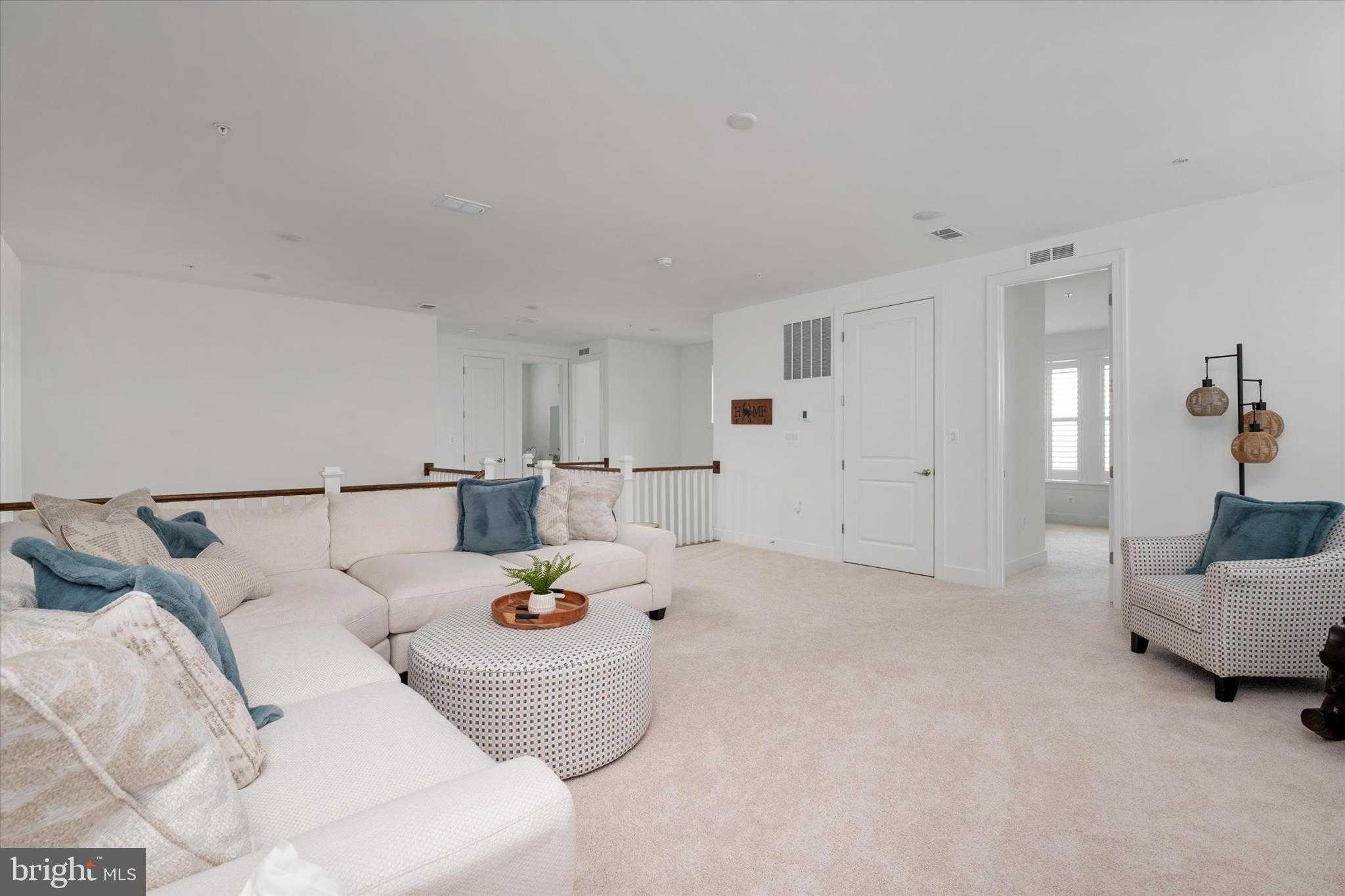 233 Kingfisher Ln photo 32