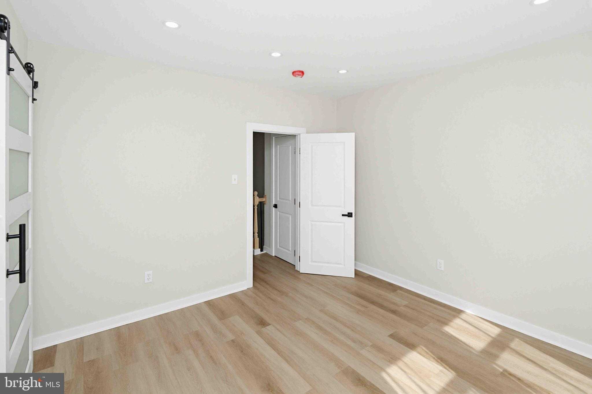 5824 N Marshall St photo 17