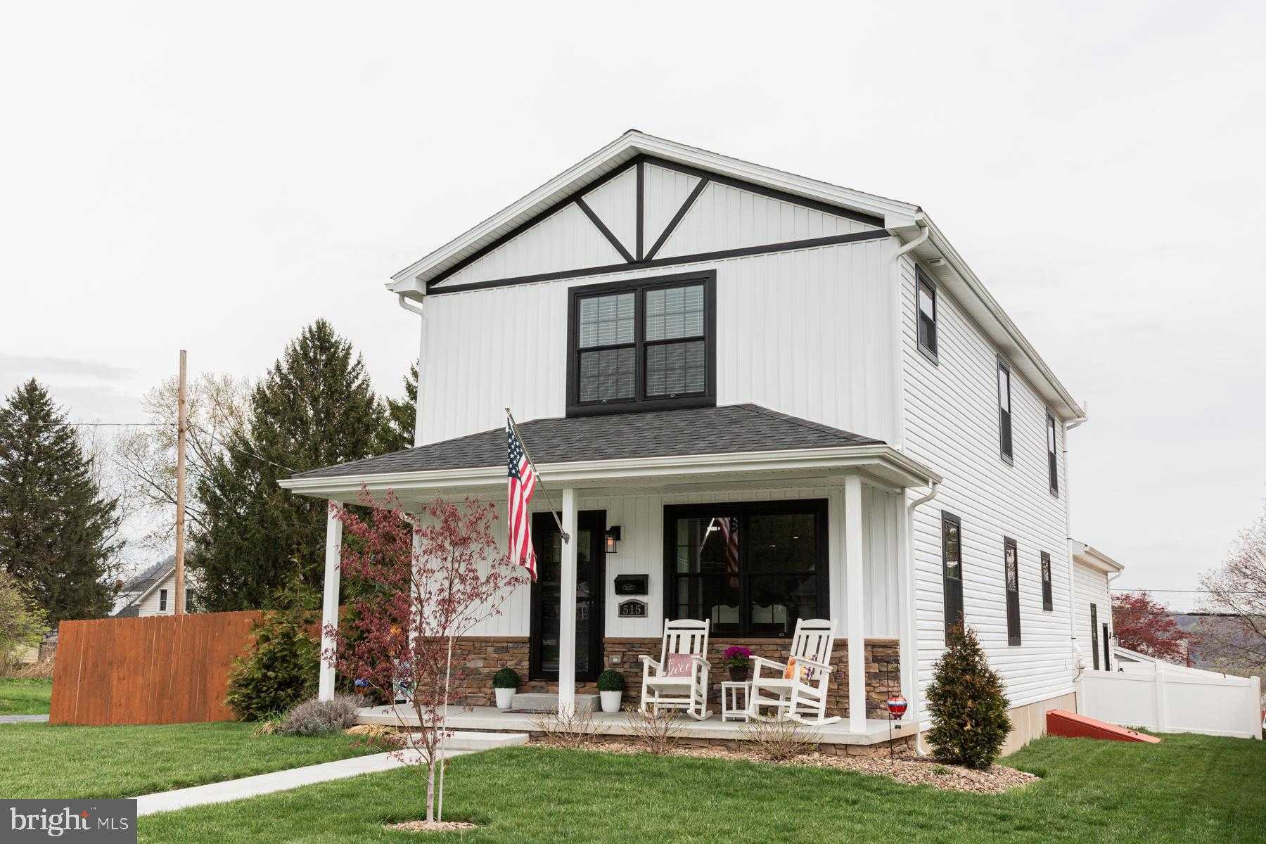 515 Maple Ave photo 2