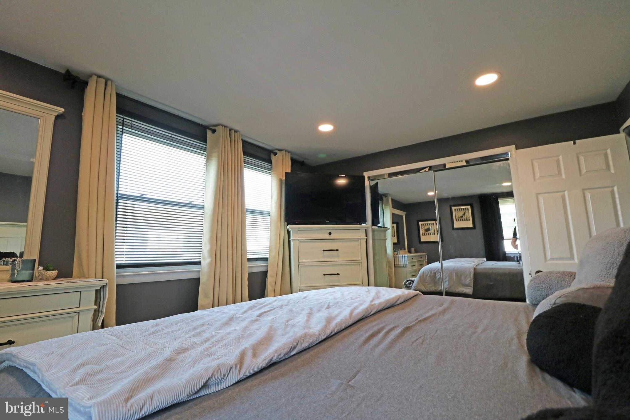 212 Riverview Ave photo 16