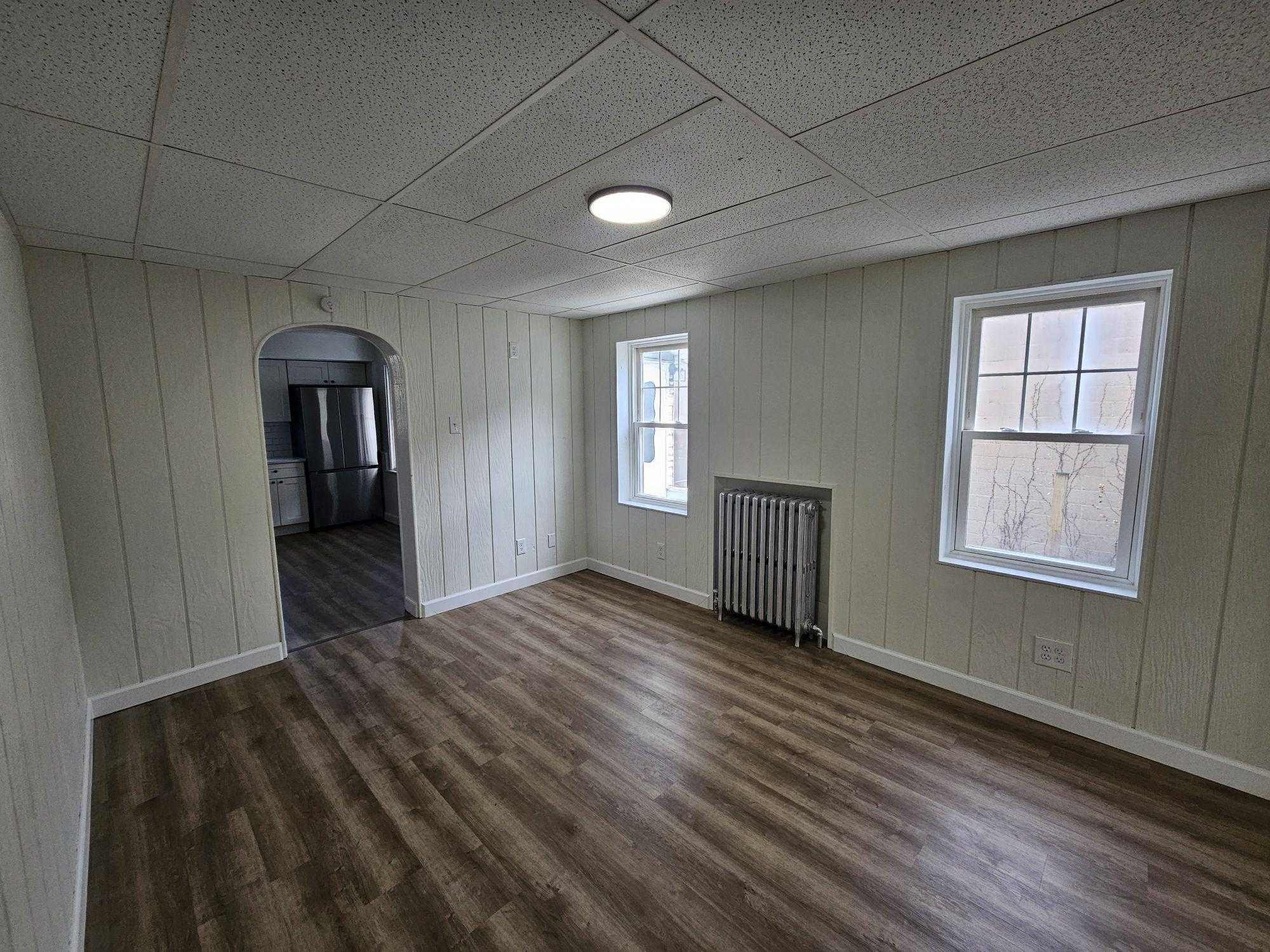 103 W Miner St photo 3