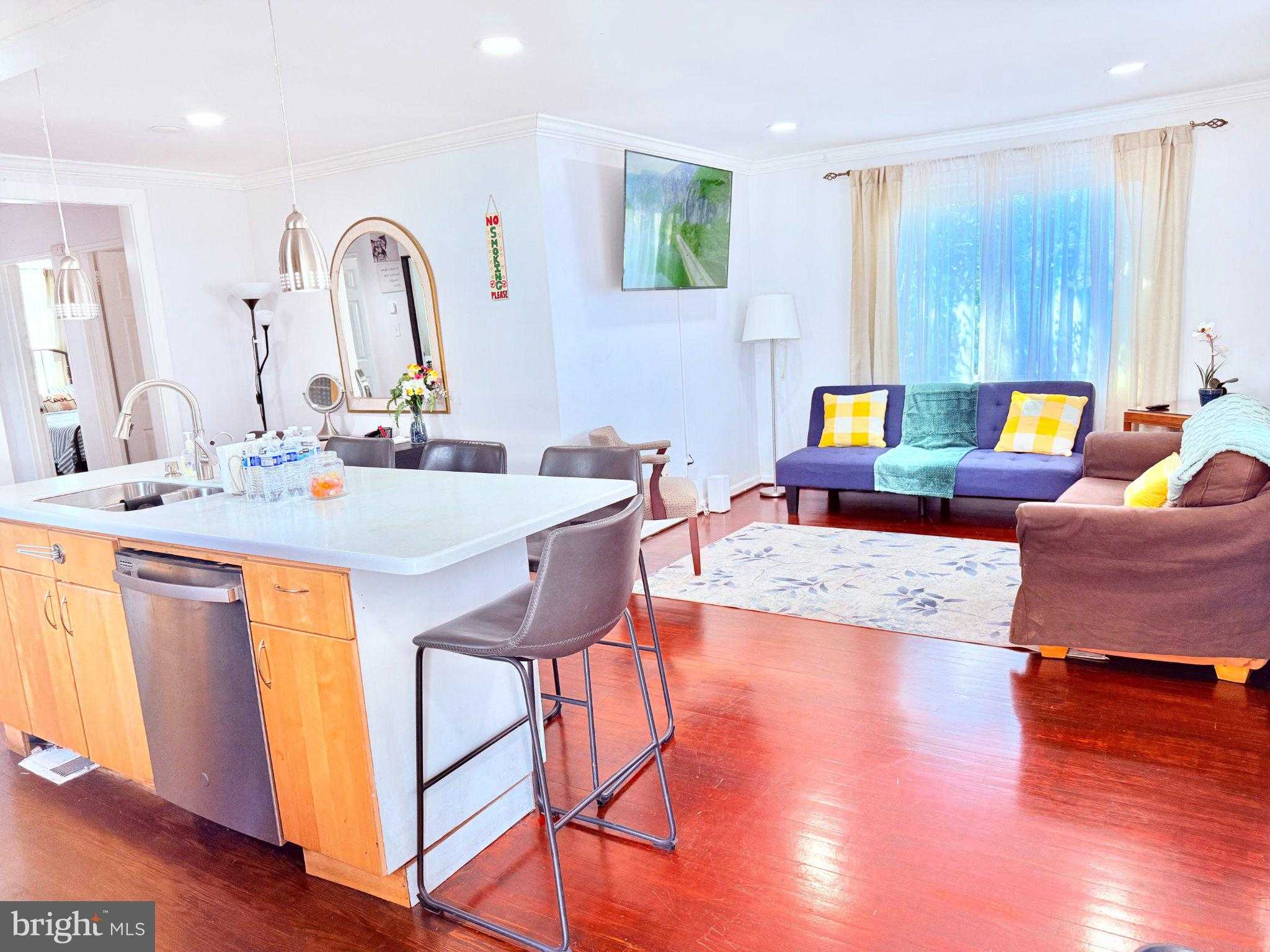 3320 Camden St photo 5