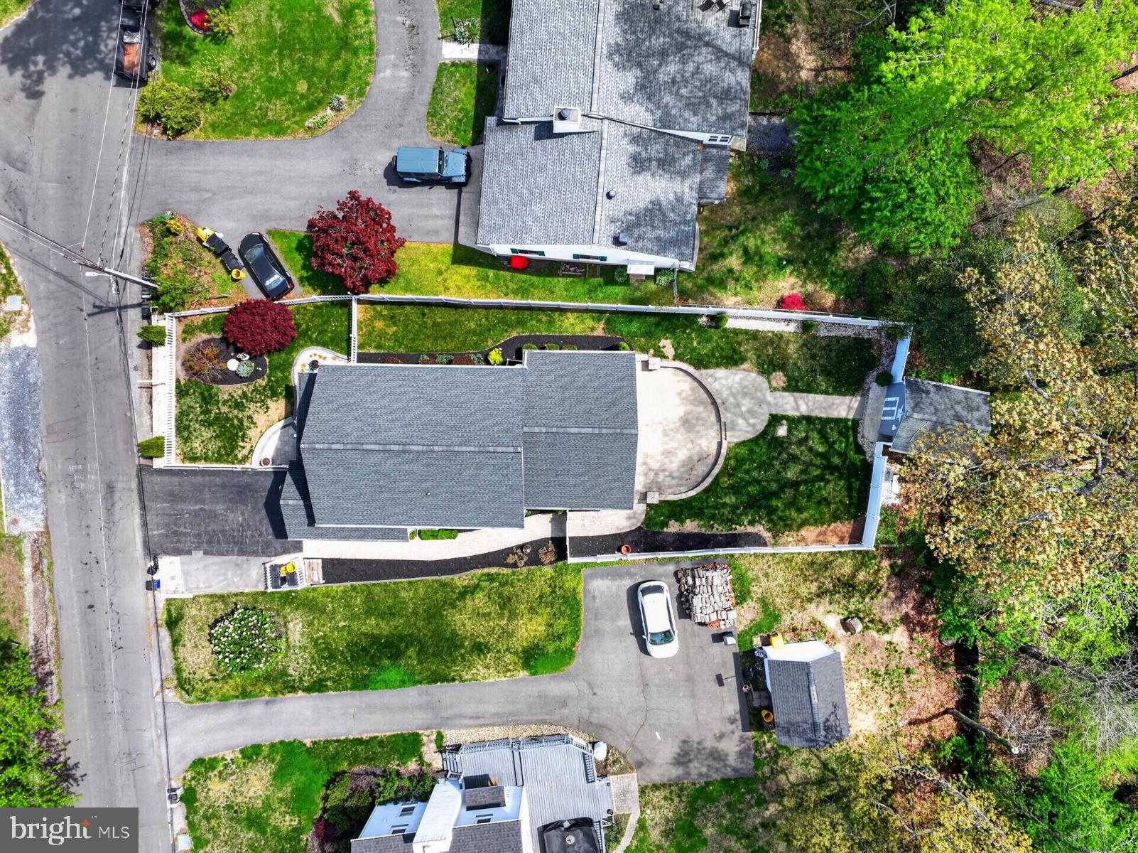 448 Maple Leaf Dr photo 40