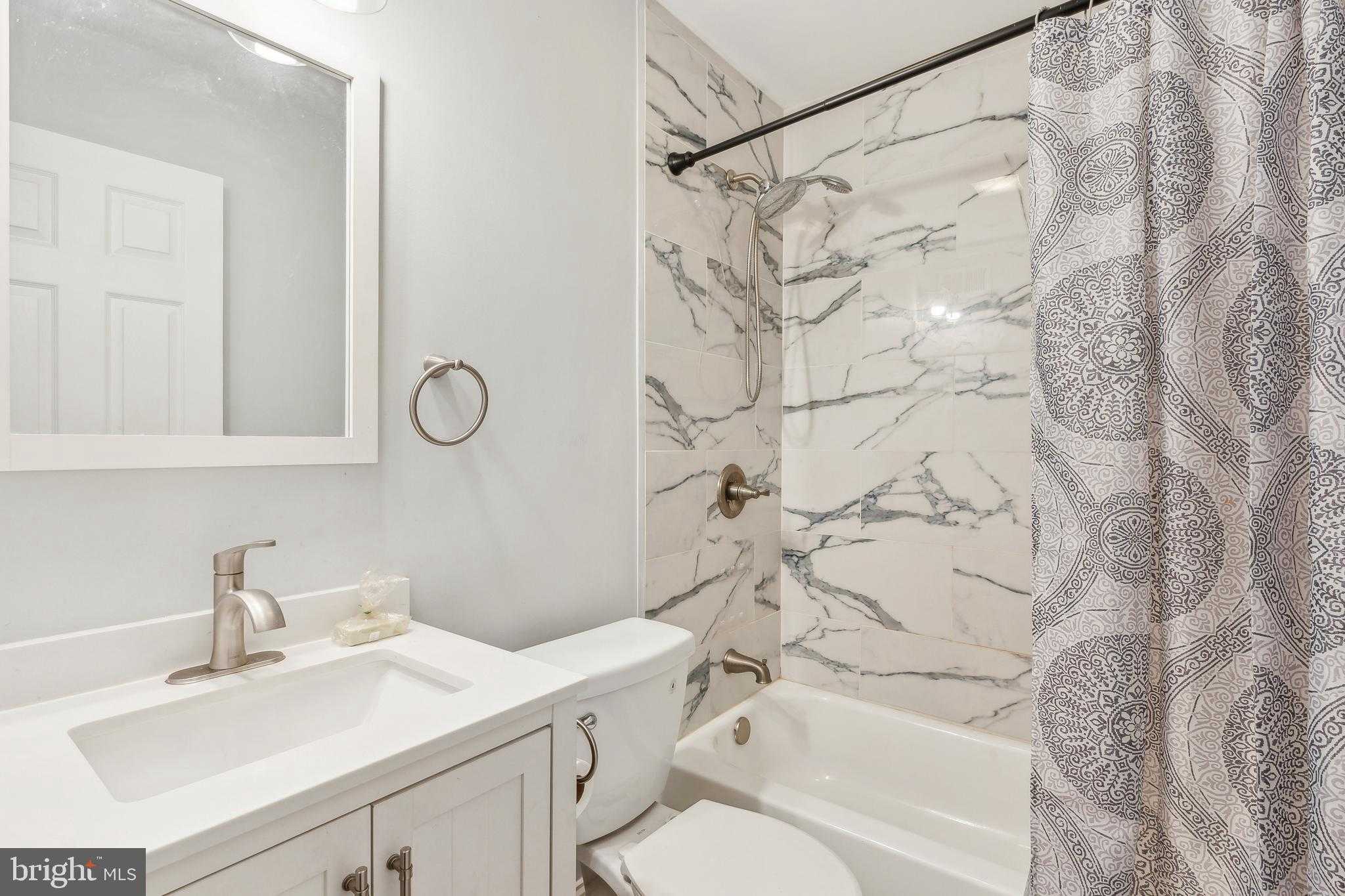 202 E Lafayette Ave photo 16