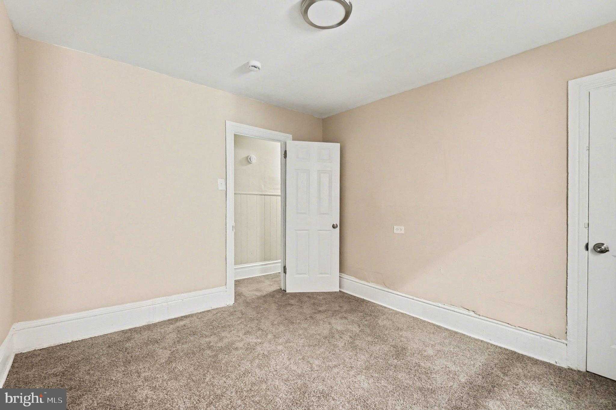 1814 Boas St photo 8