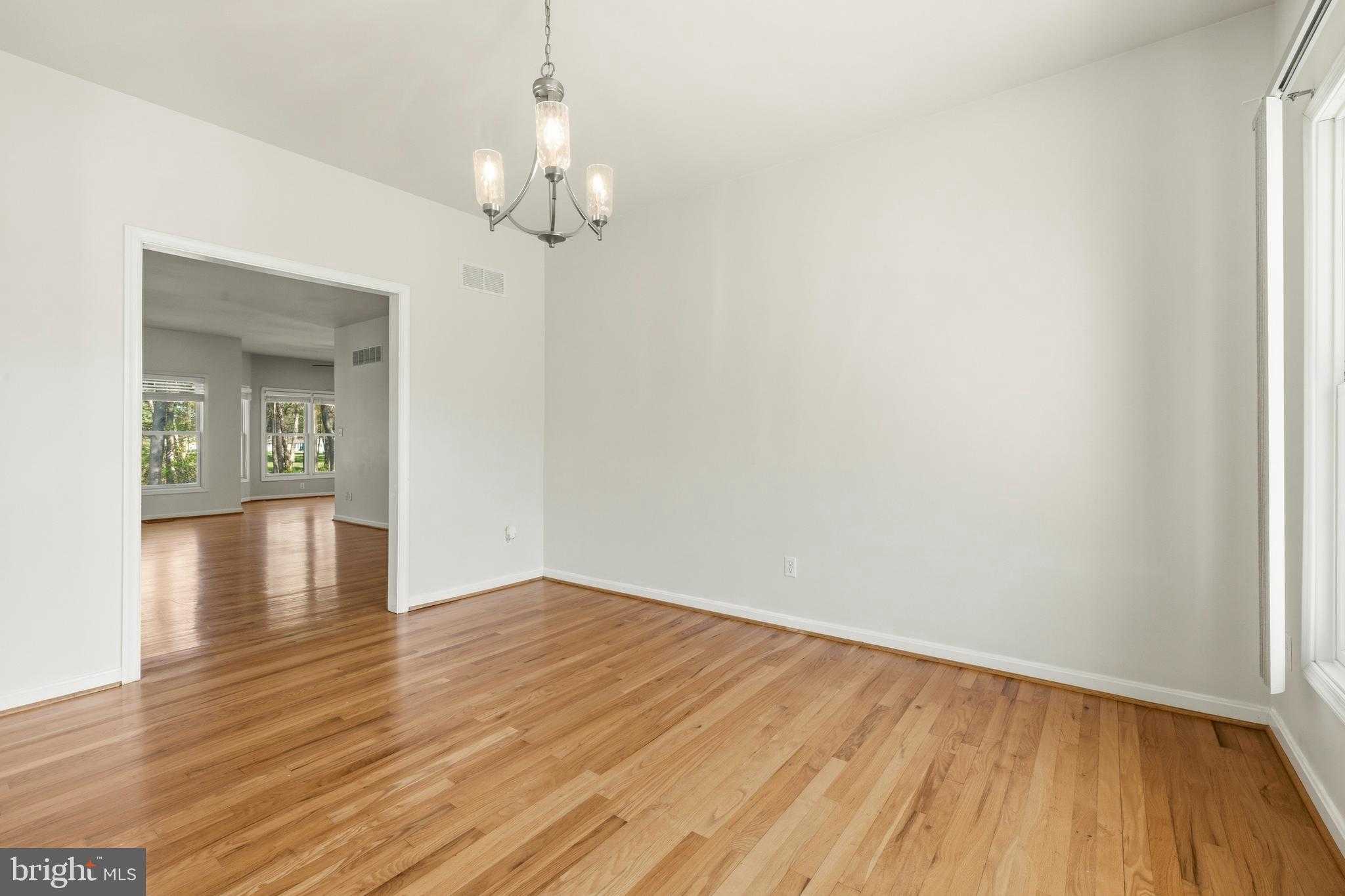 1024 Avalon CT photo 11