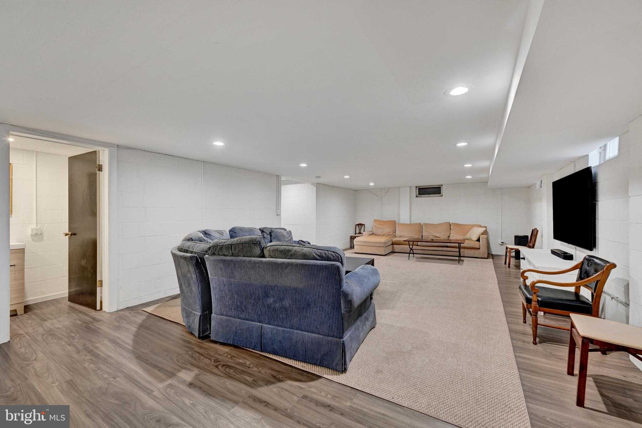 9 Crestline CT photo 36