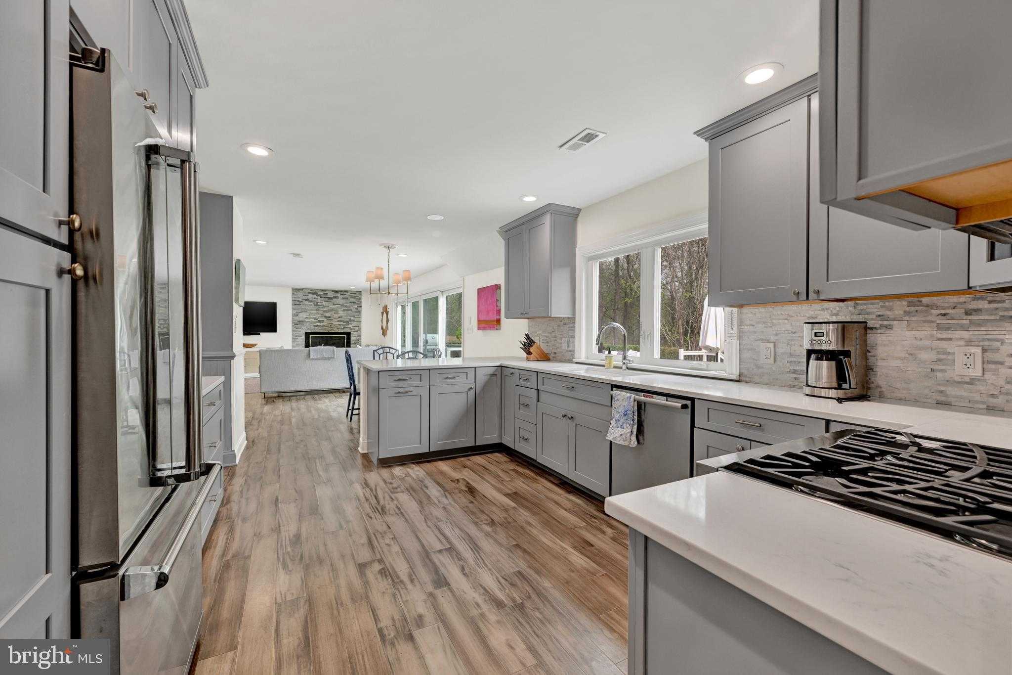 9 Crestline CT photo 8