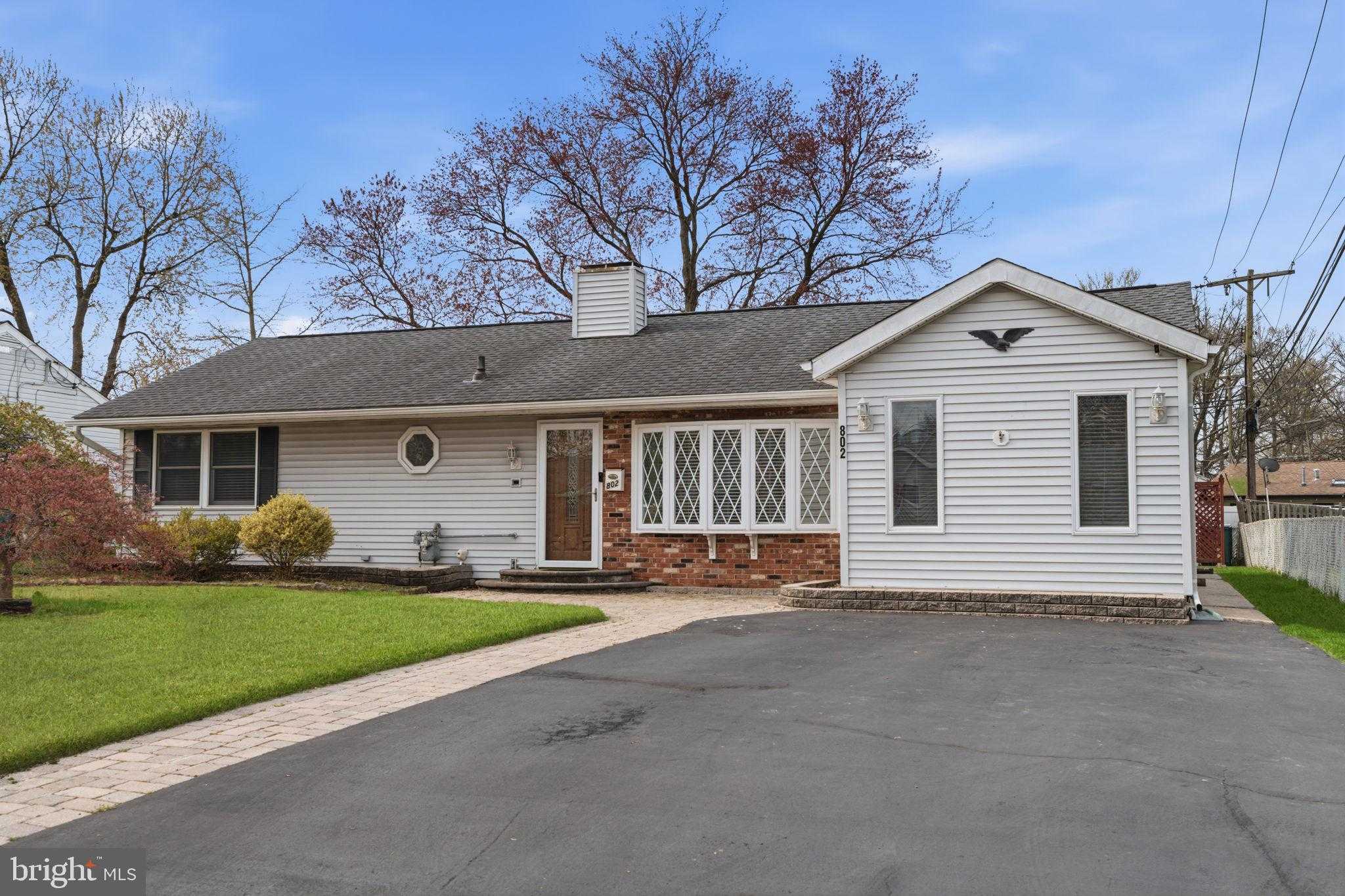802 Eldridge Rd photo 2
