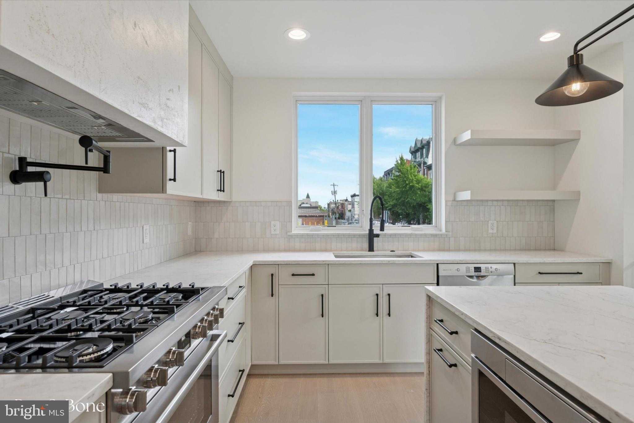 614 Brenna Walk photo 12