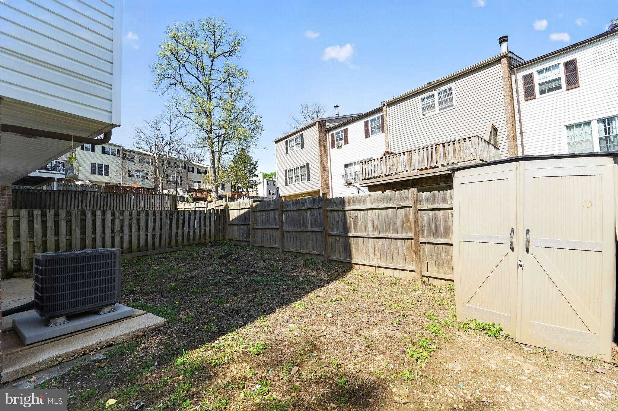 26 Maple Hollow CT photo 29