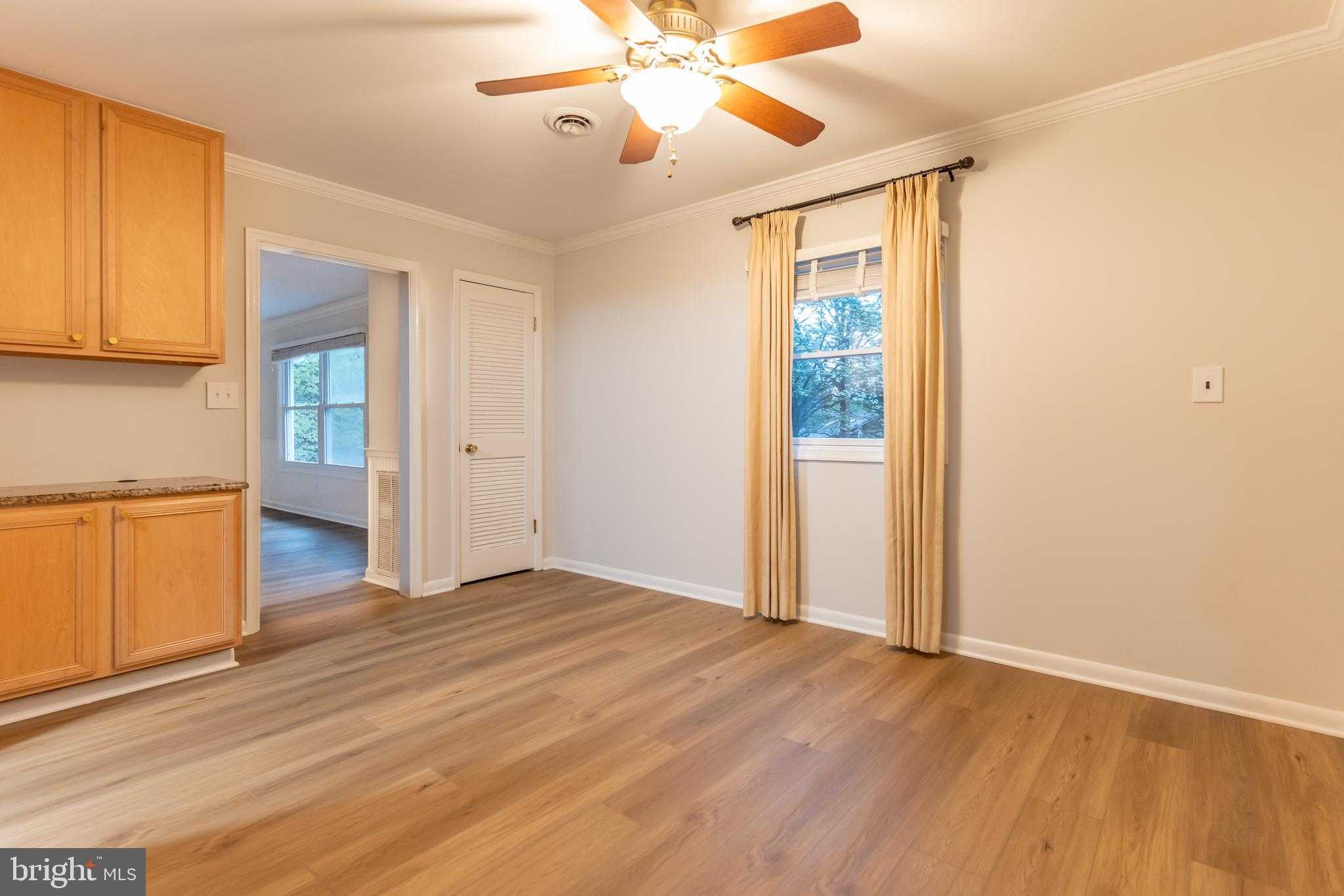 102 Monument Rd photo 5