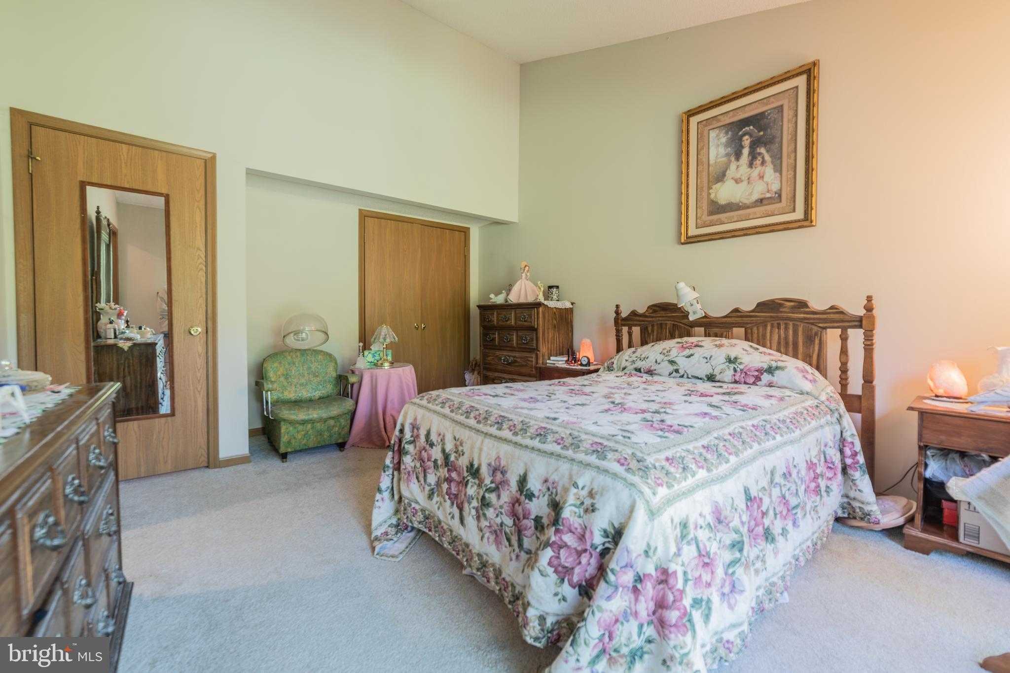 204 Tecumseh Trl photo 12