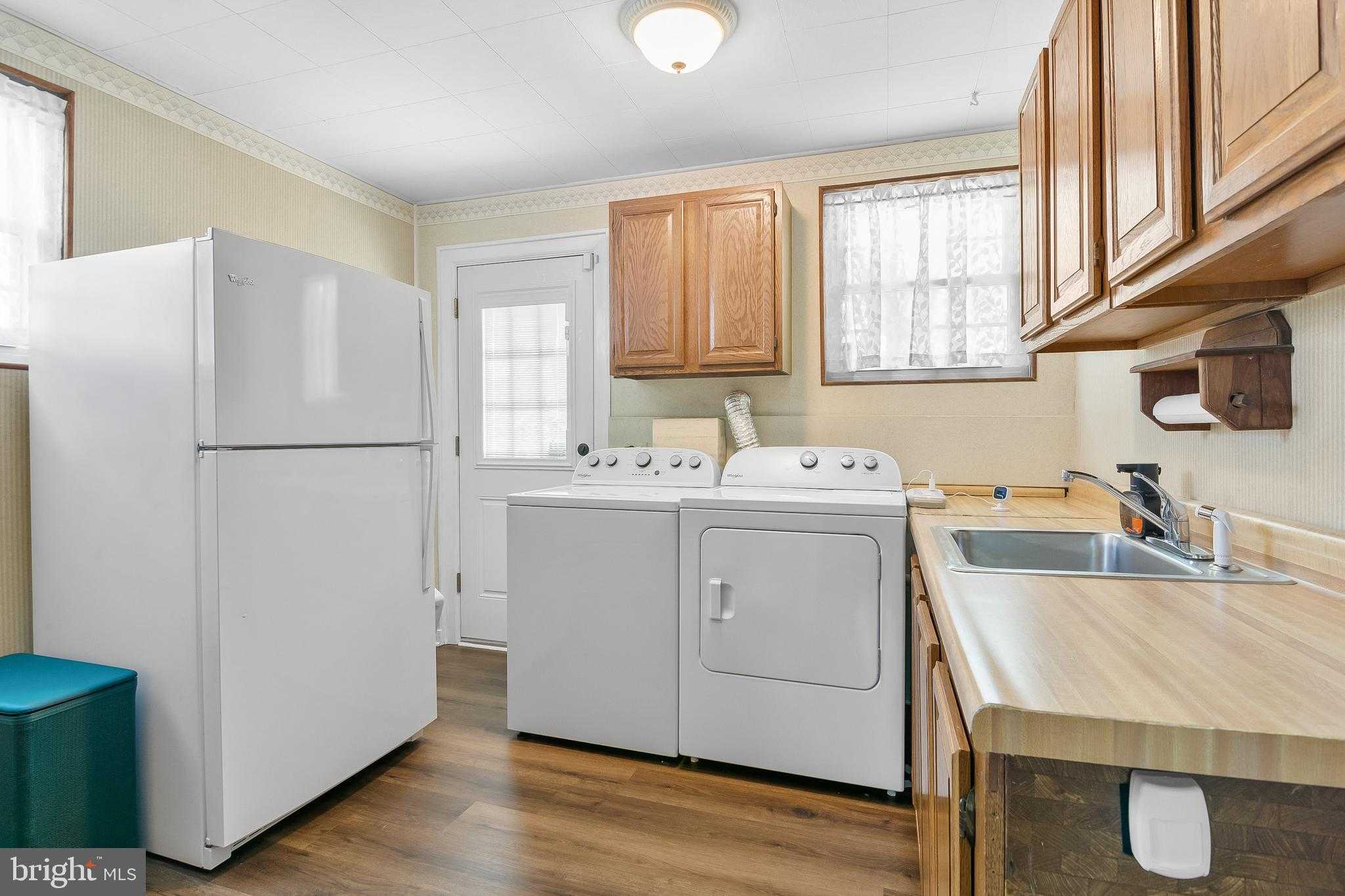 7616 Earnshaw Dr photo 34