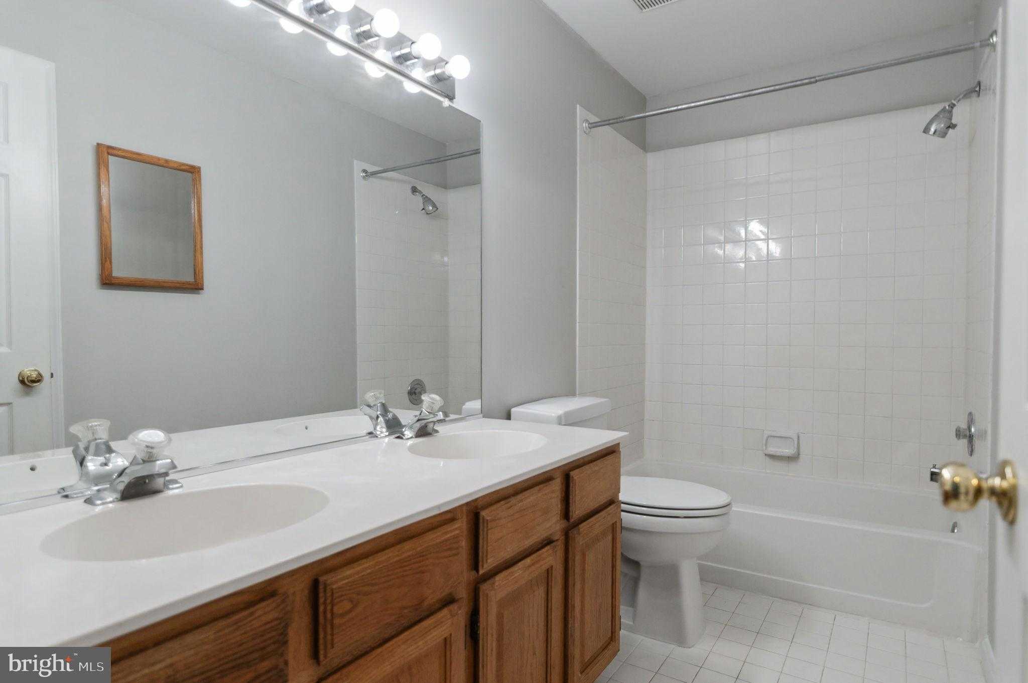 6 Teri Lyn CT photo 35