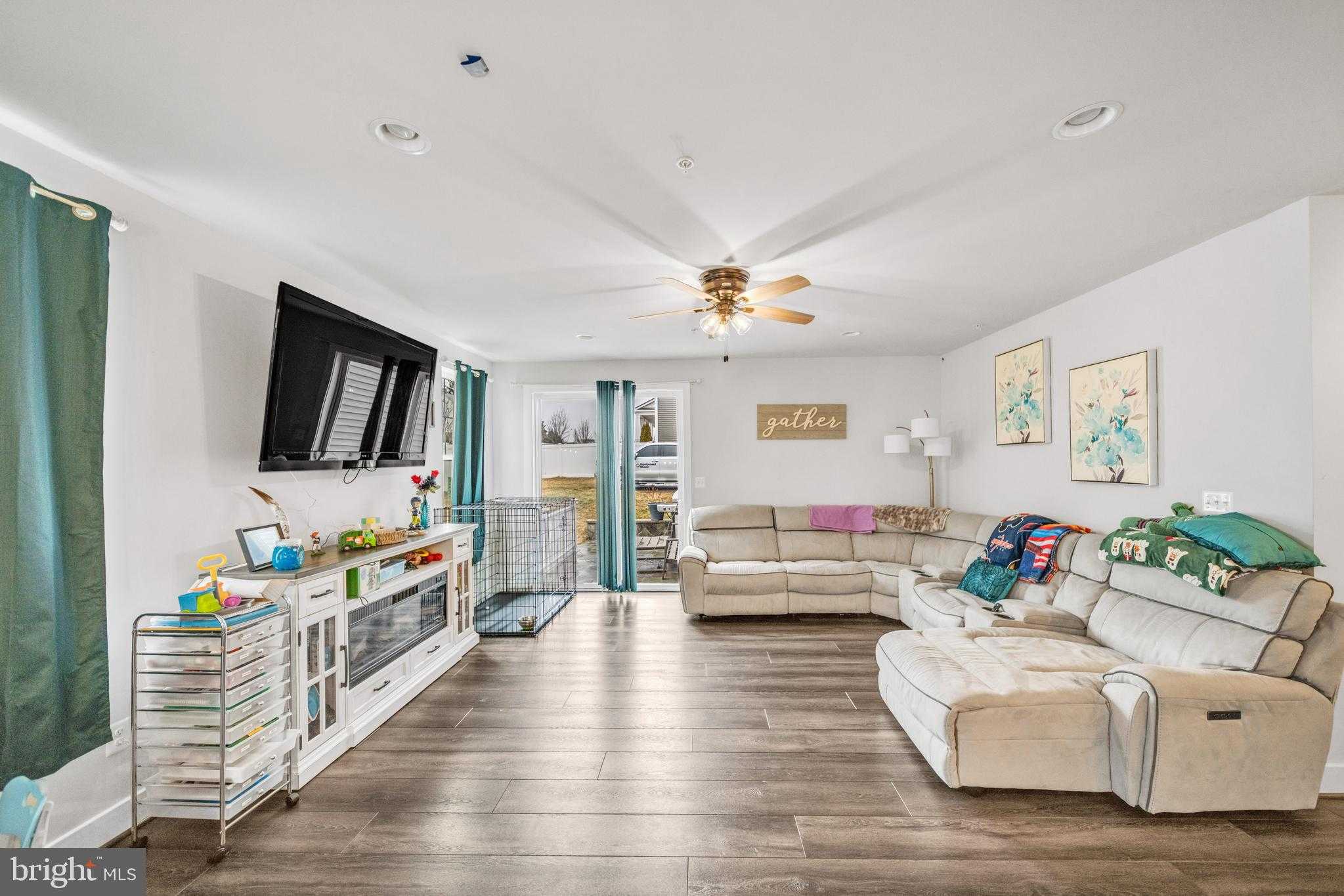 226 Redpoll Aly photo 13