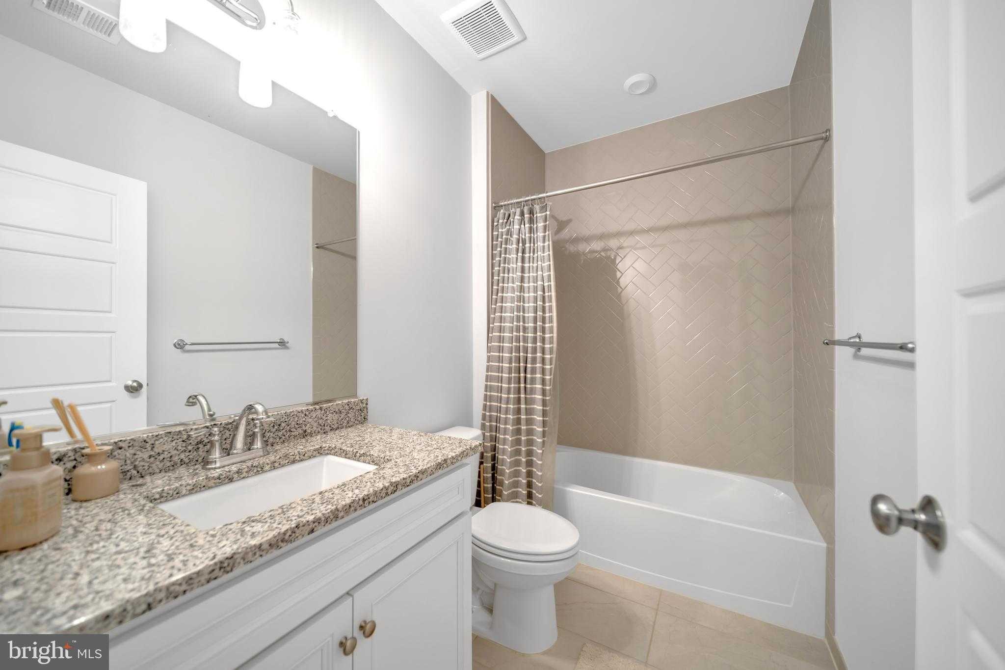 226 Redpoll Aly photo 39