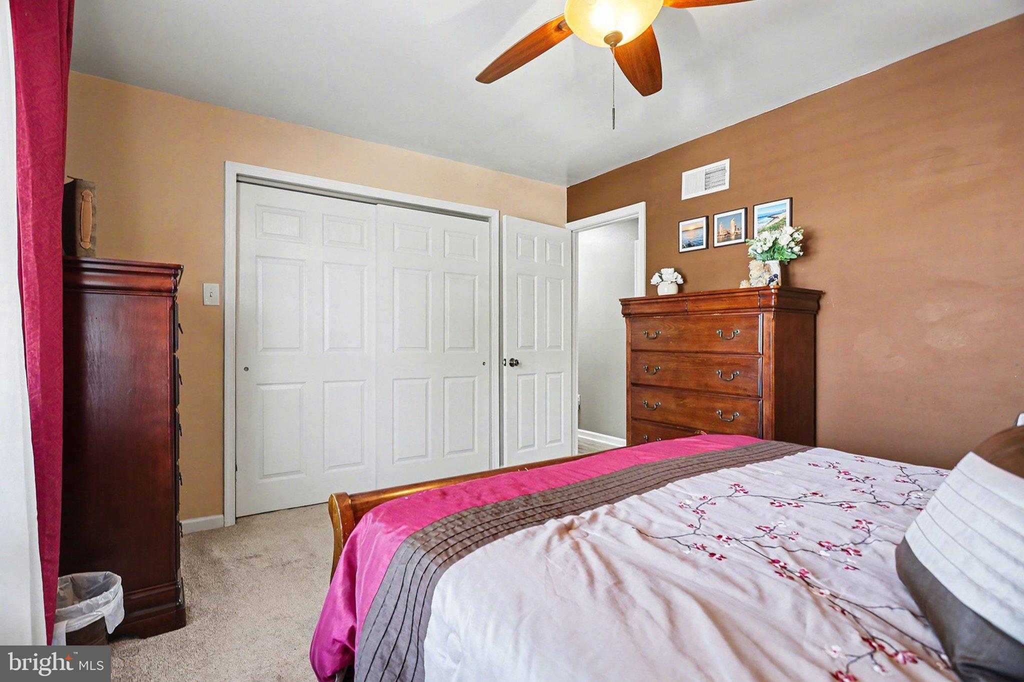 405 Steven Dr photo 14